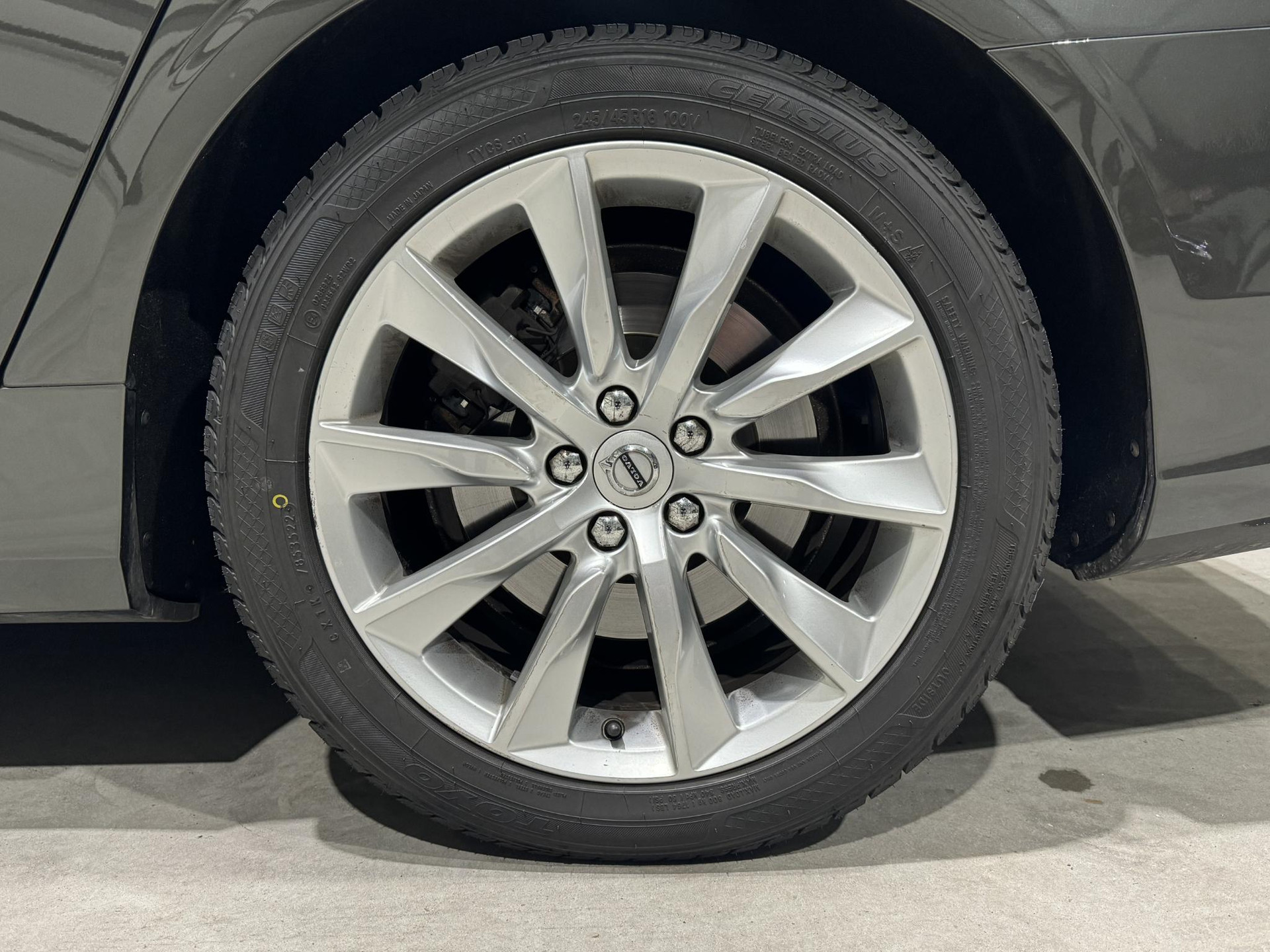 Volvo V90 2.0 T8 AWD Momentum Pro JJN87J