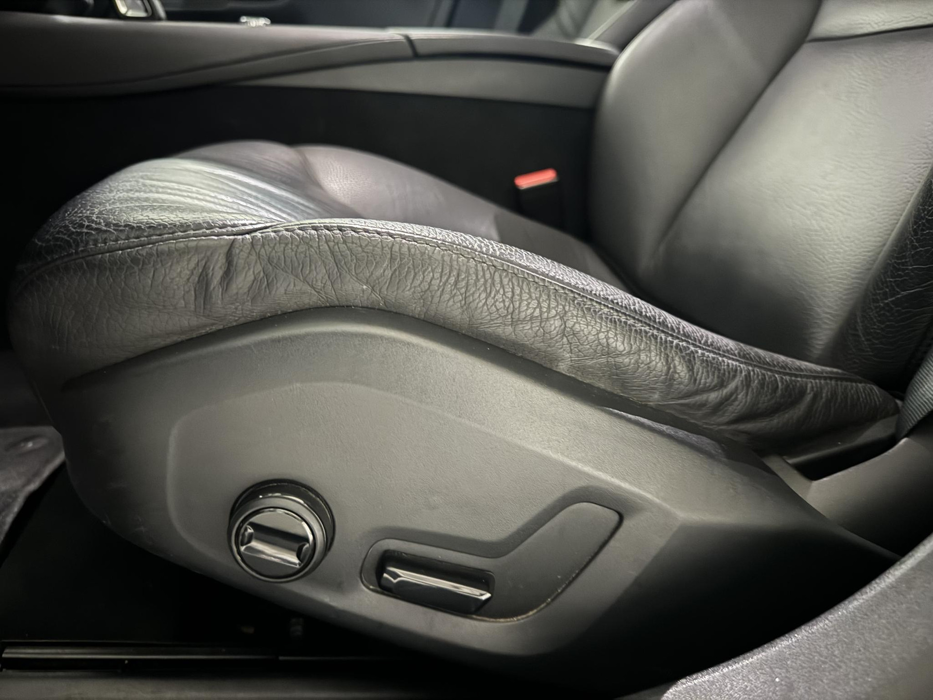 Volvo V90 2.0 T8 AWD Momentum Pro JJN87J