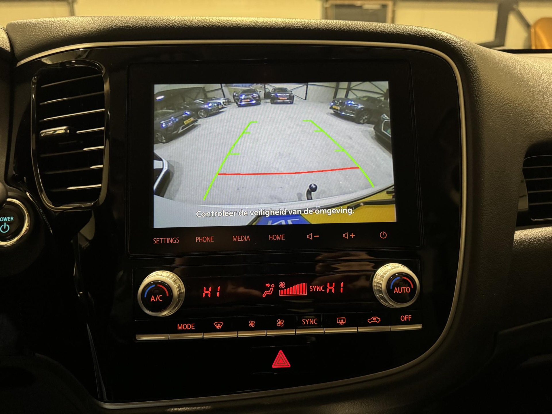 Mitsubishi Outlander 2.4 PHEV Pure J814FT