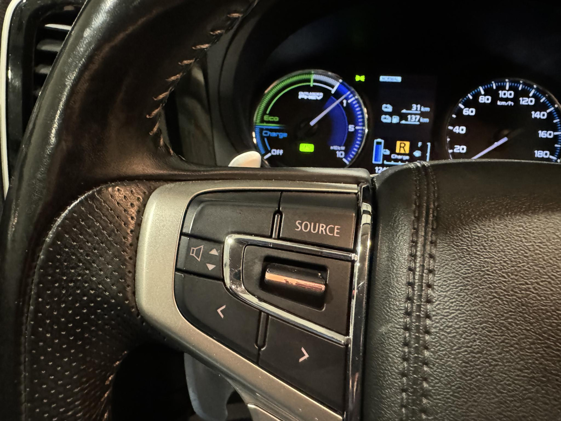 Mitsubishi Outlander 2.4 PHEV Pure J814FT