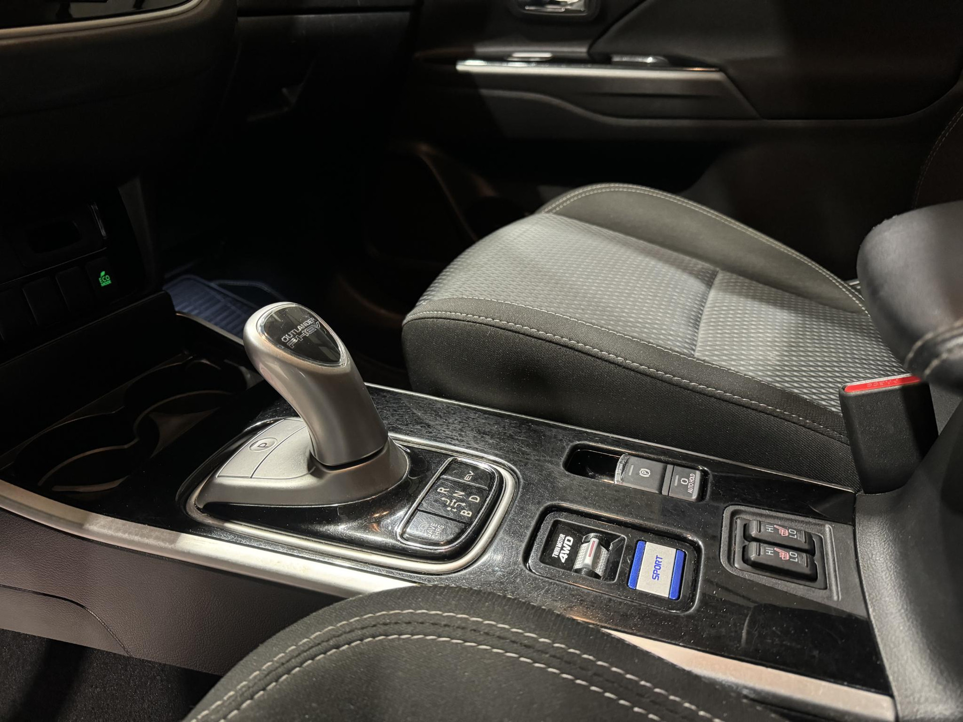 Mitsubishi Outlander 2.4 PHEV Pure J814FT