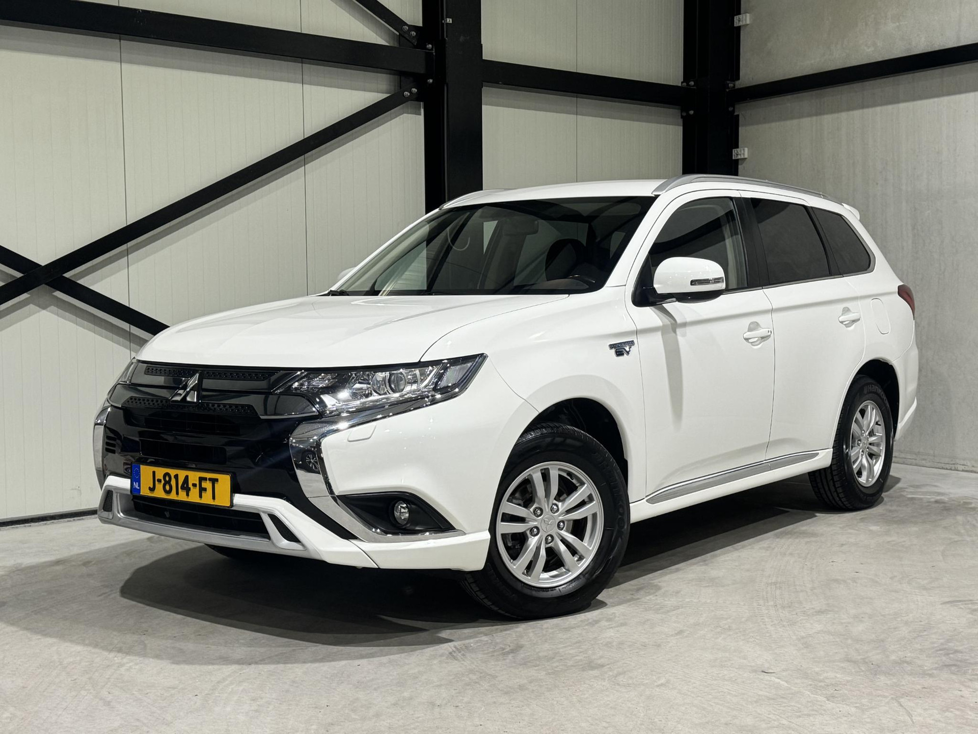 Mitsubishi Outlander 2.4 PHEV Pure J814FT