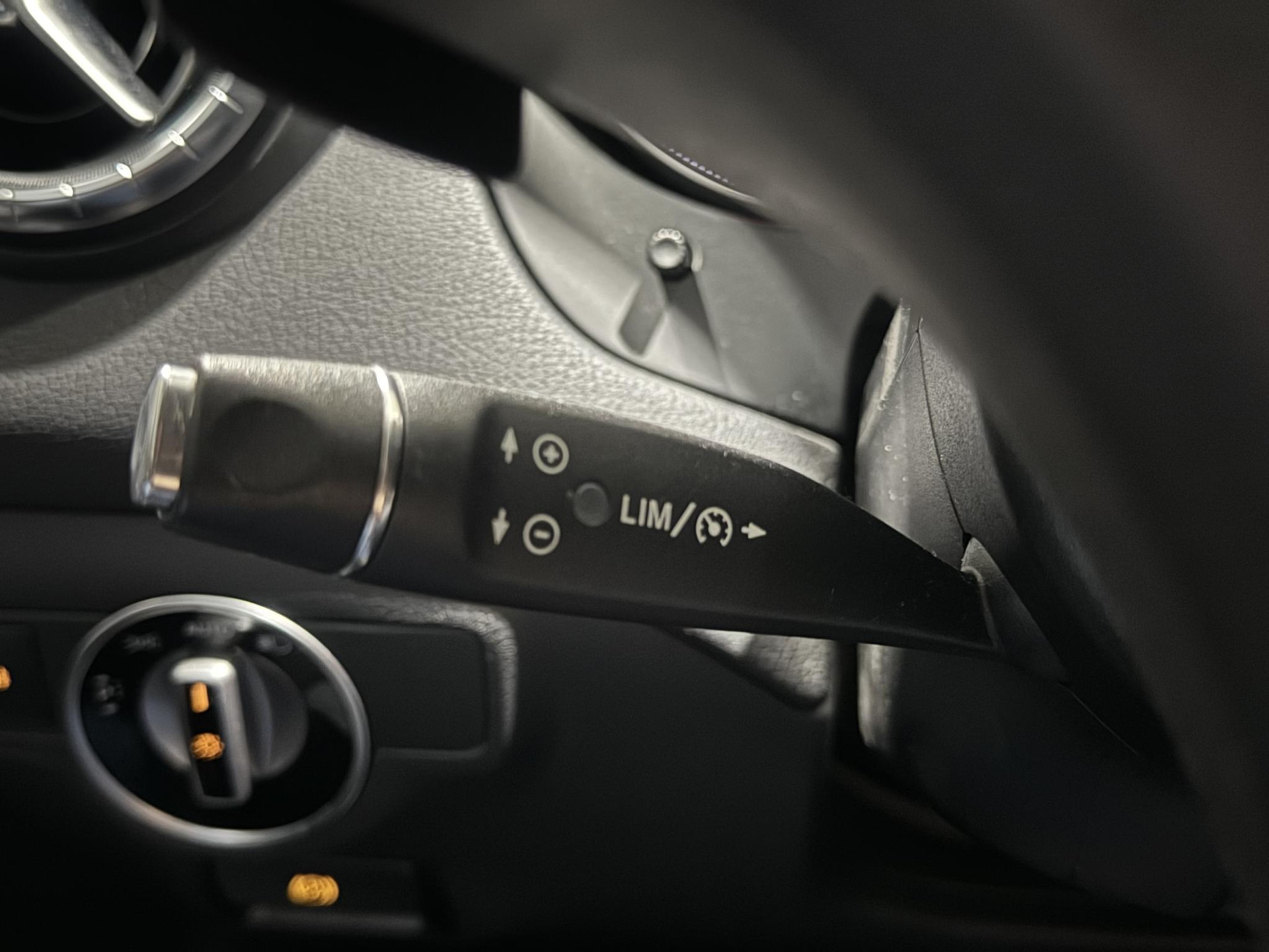 Mercedes-Benz CLA-Klasse Shooting Brake 180 Urban ZL368R