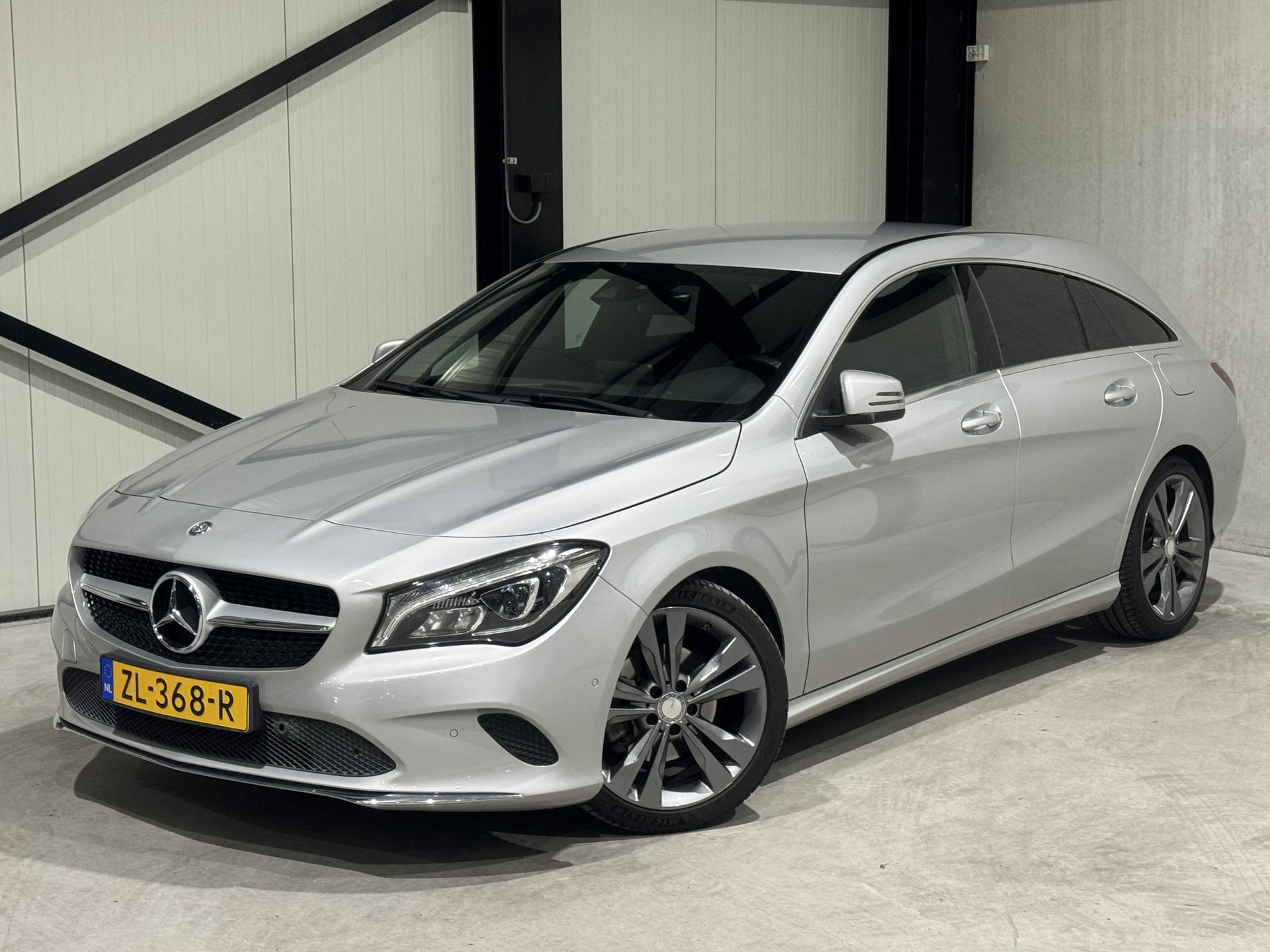 Mercedes-Benz CLA-Klasse Shooting Brake 180 Urban ZL368R