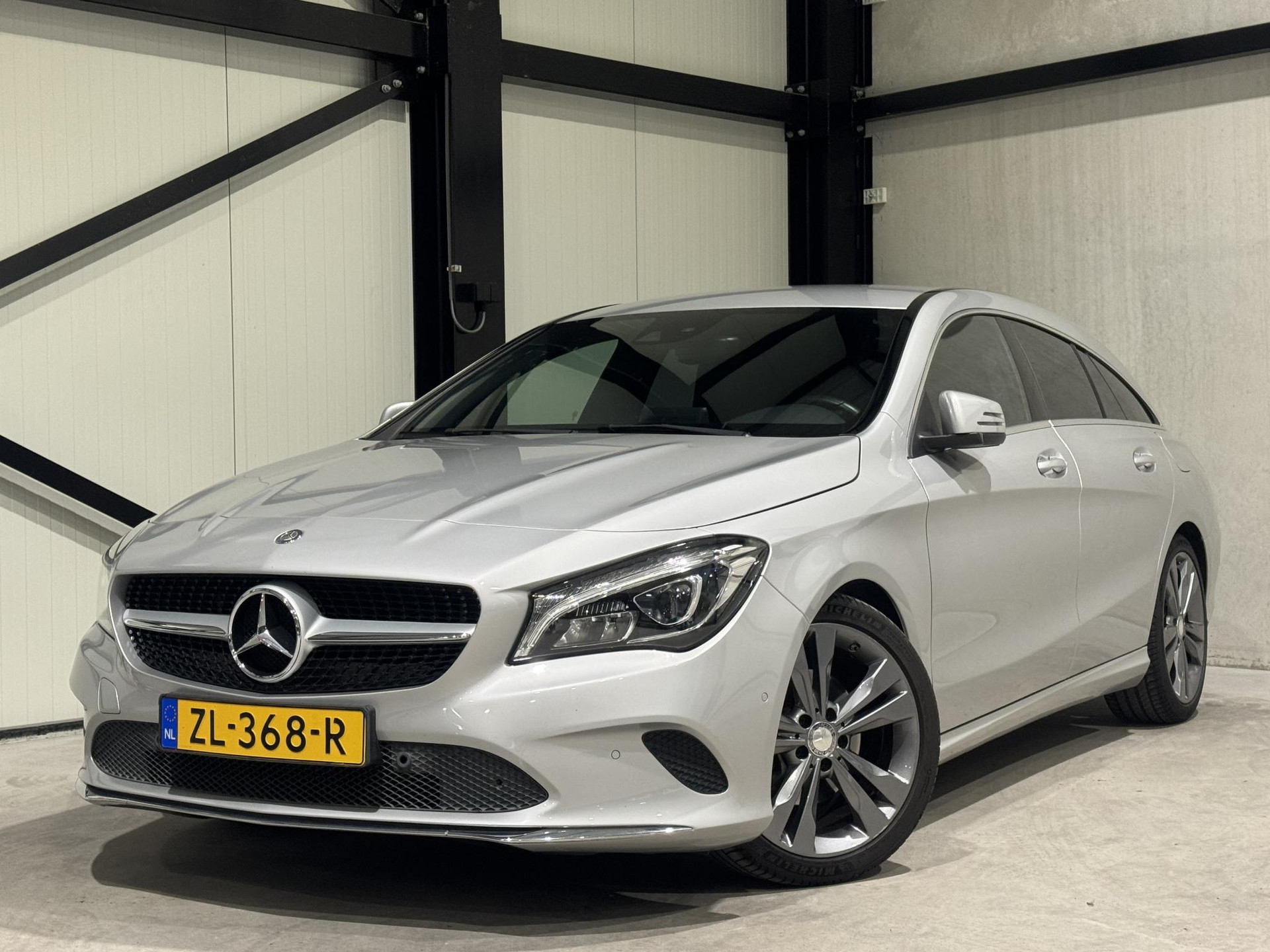 Mercedes-Benz CLA-Klasse Shooting Brake 180 Urban ZL368R