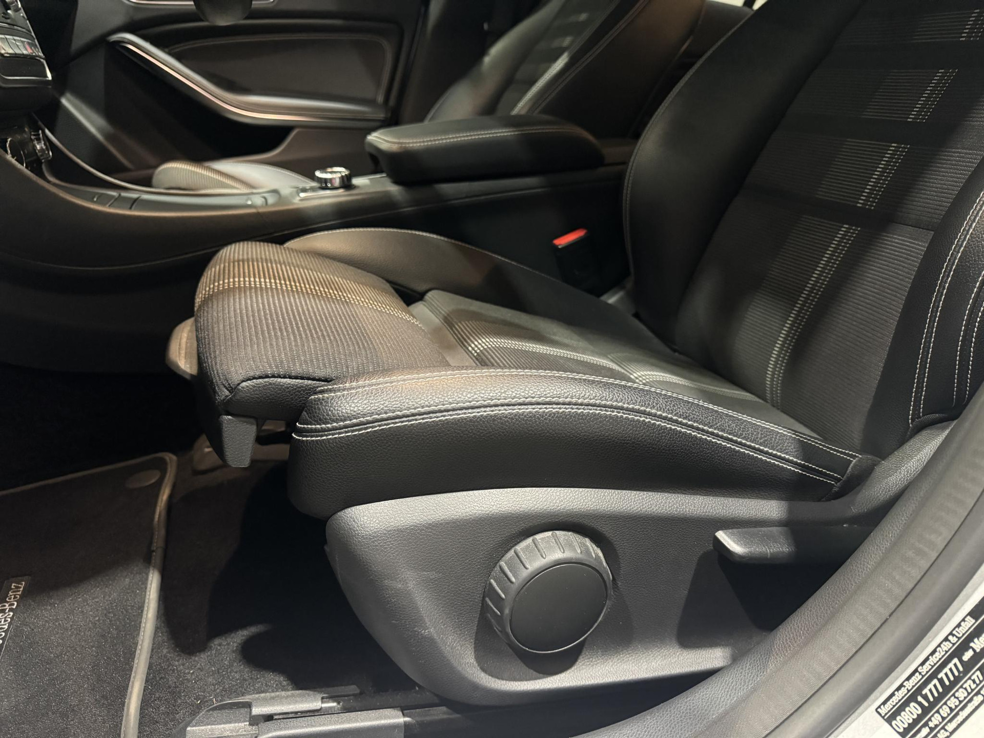 Mercedes-Benz CLA-Klasse Shooting Brake 180 Urban ZL368R