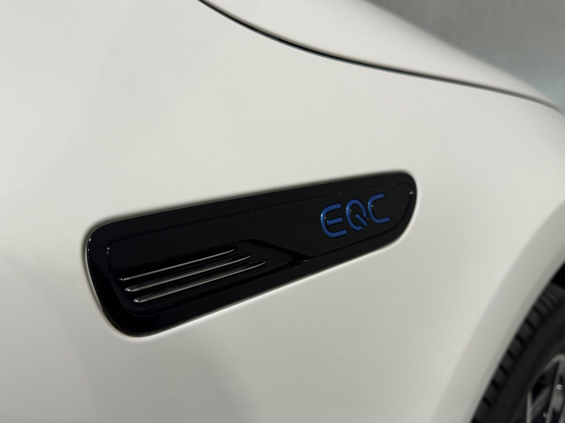 Mercedes-Benz EQC 400 4MATIC AMG 80 kWh K990HP