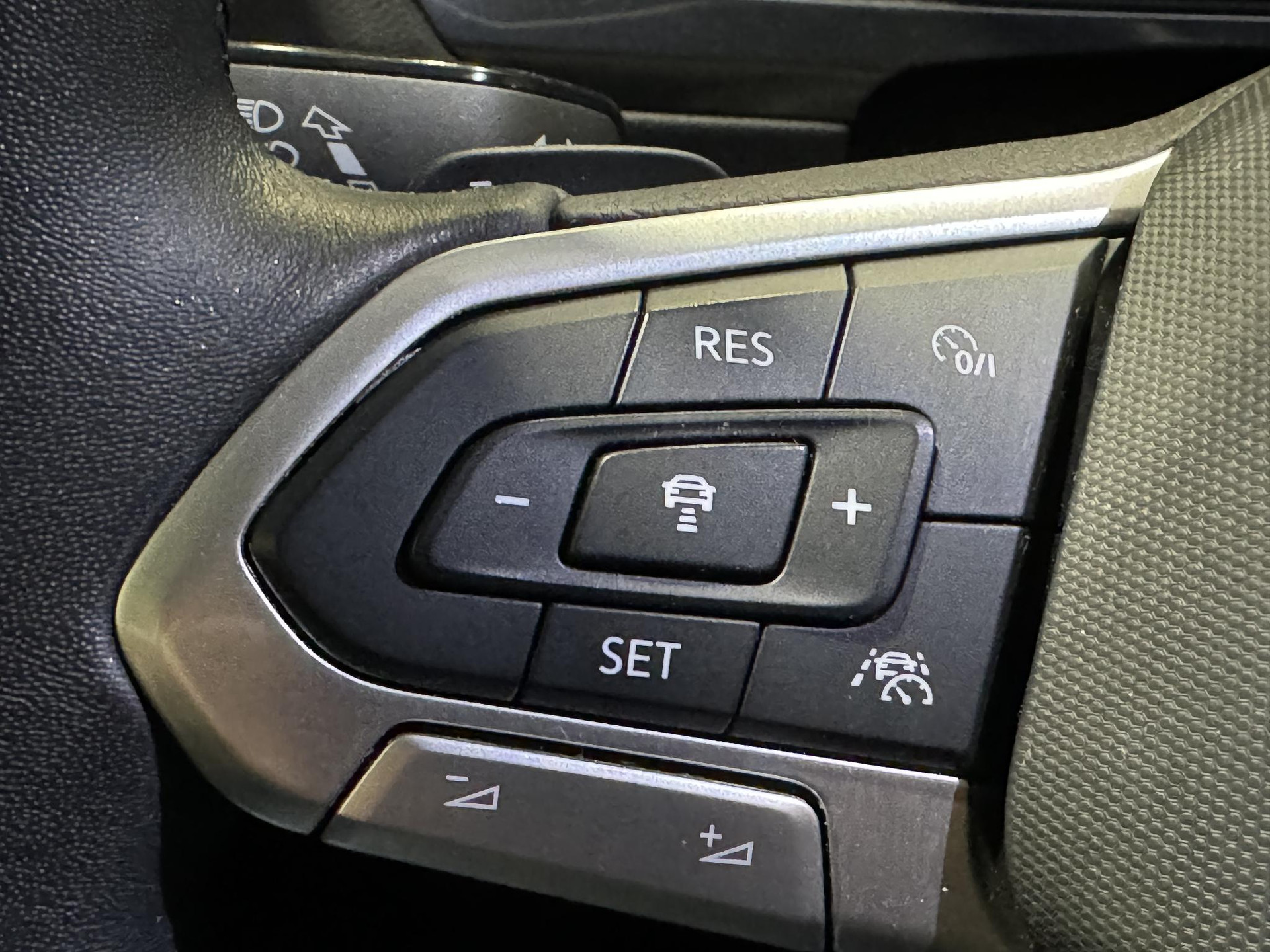 Volkswagen Tiguan 1.4 TSI eHybrid Elegance JVG76G