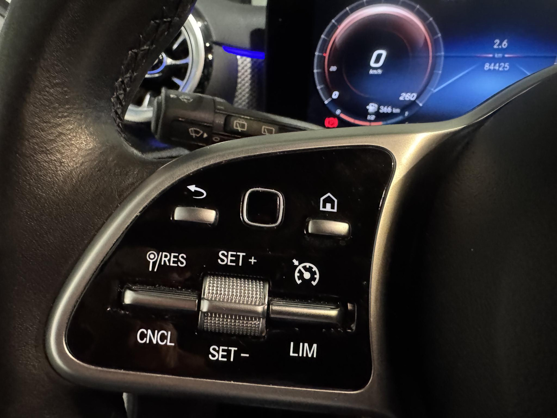 Mercedes-Benz A-Klasse 250 e Business JVP41R