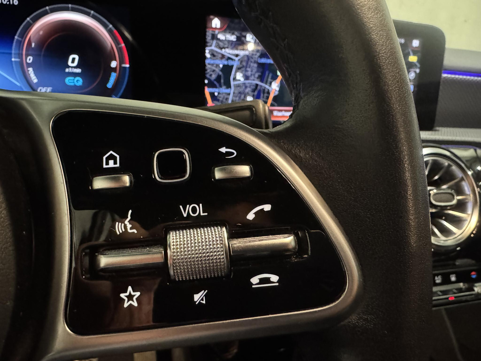 Mercedes-Benz A-Klasse 250 e Business JVP41R