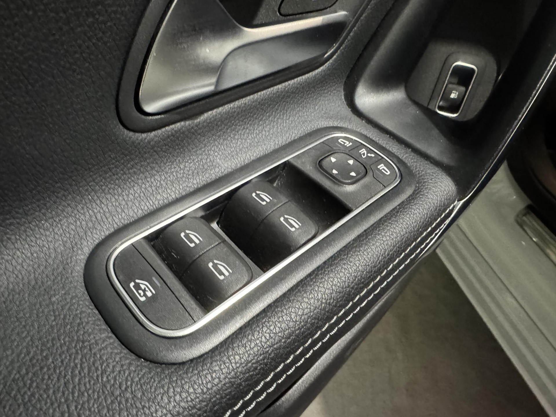 Mercedes-Benz A-Klasse 250 e Business JVP41R