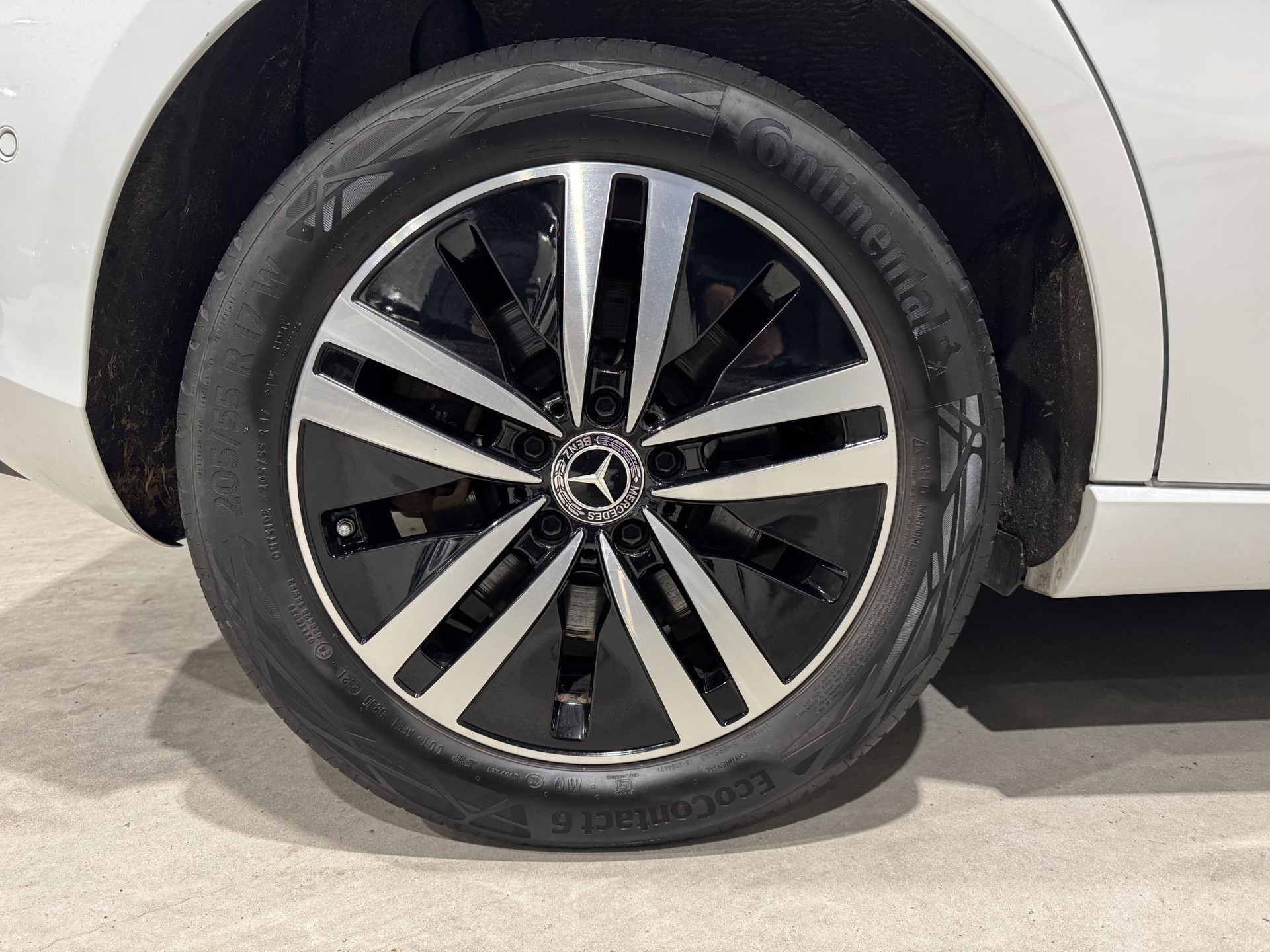 Mercedes-Benz A-Klasse 250 e Business JVP41R