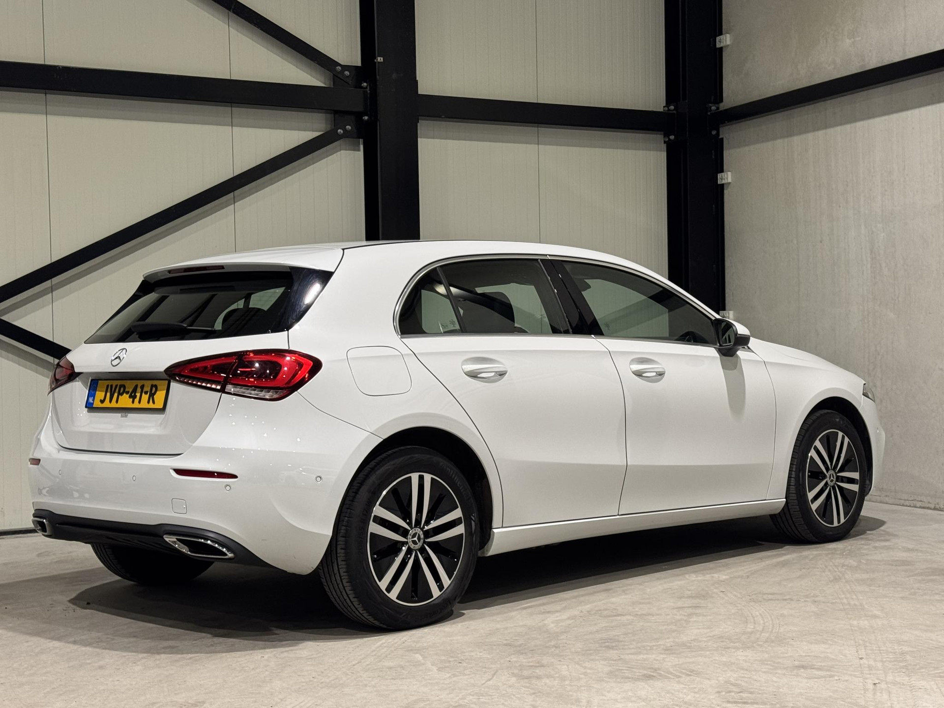 Mercedes-Benz A-Klasse 250 e Business JVP41R