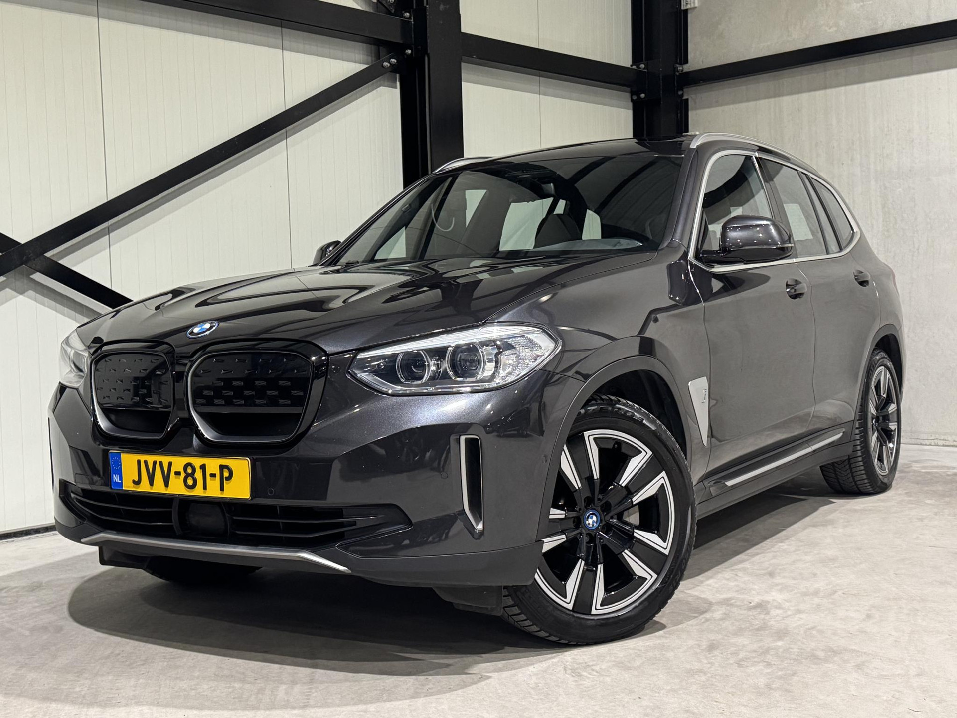 BMW iX3 Executive 80 kWh JVV81P