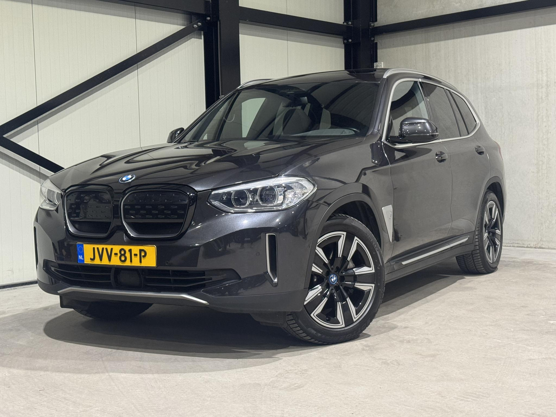 BMW iX3 Executive 80 kWh JVV81P