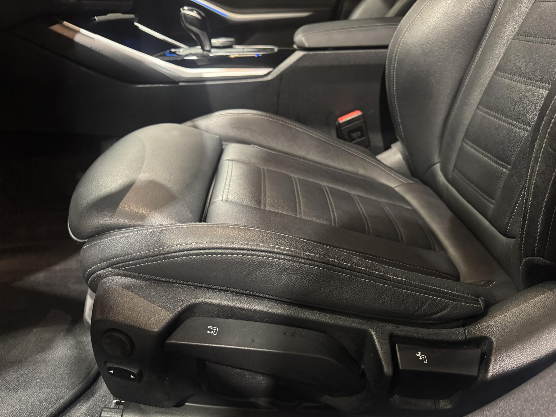 BMW 3 Serie Touring 320e Business JVZ21F