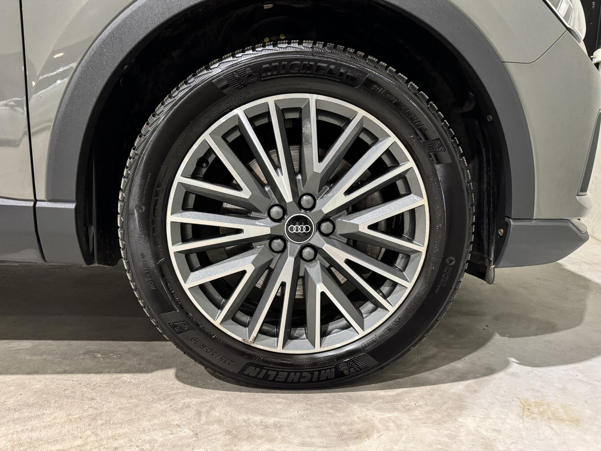 Audi Q3 45 TFSI e Business Edition JXL11S