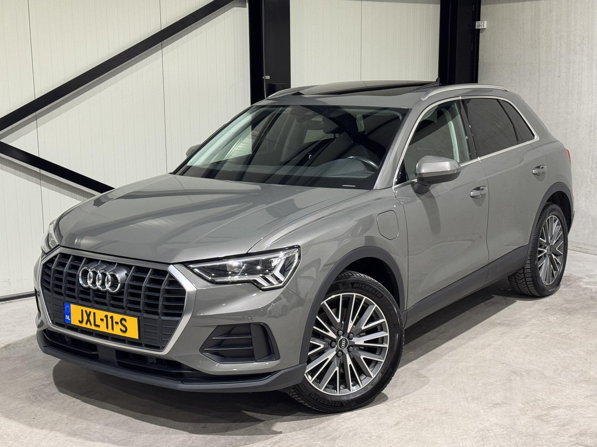Audi Q3 45 TFSI e Business Edition JXL11S