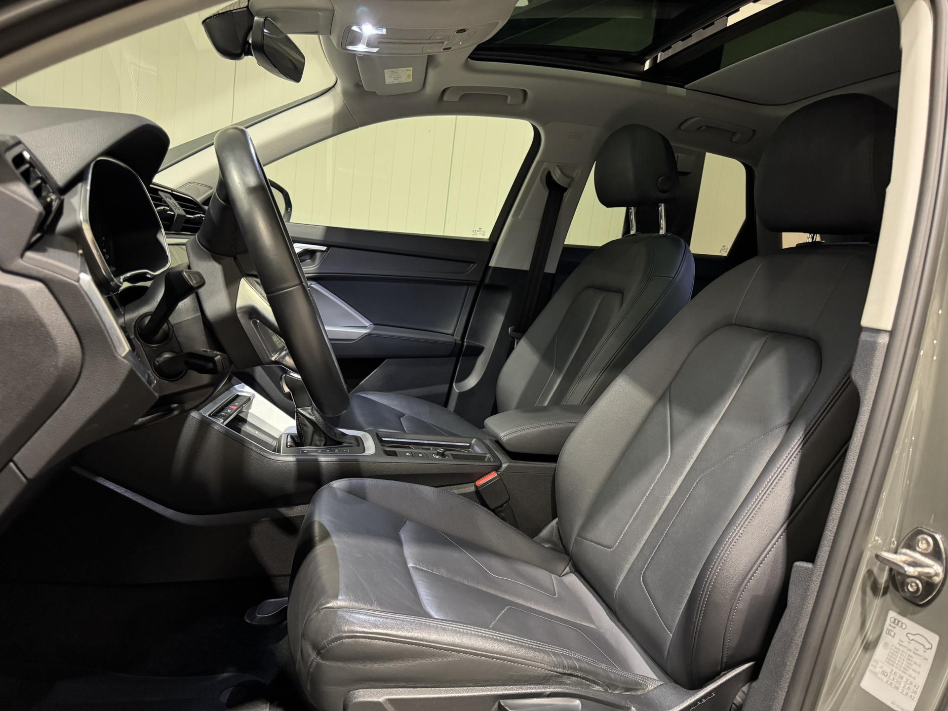 Audi Q3 45 TFSI e Business Edition JXL11S