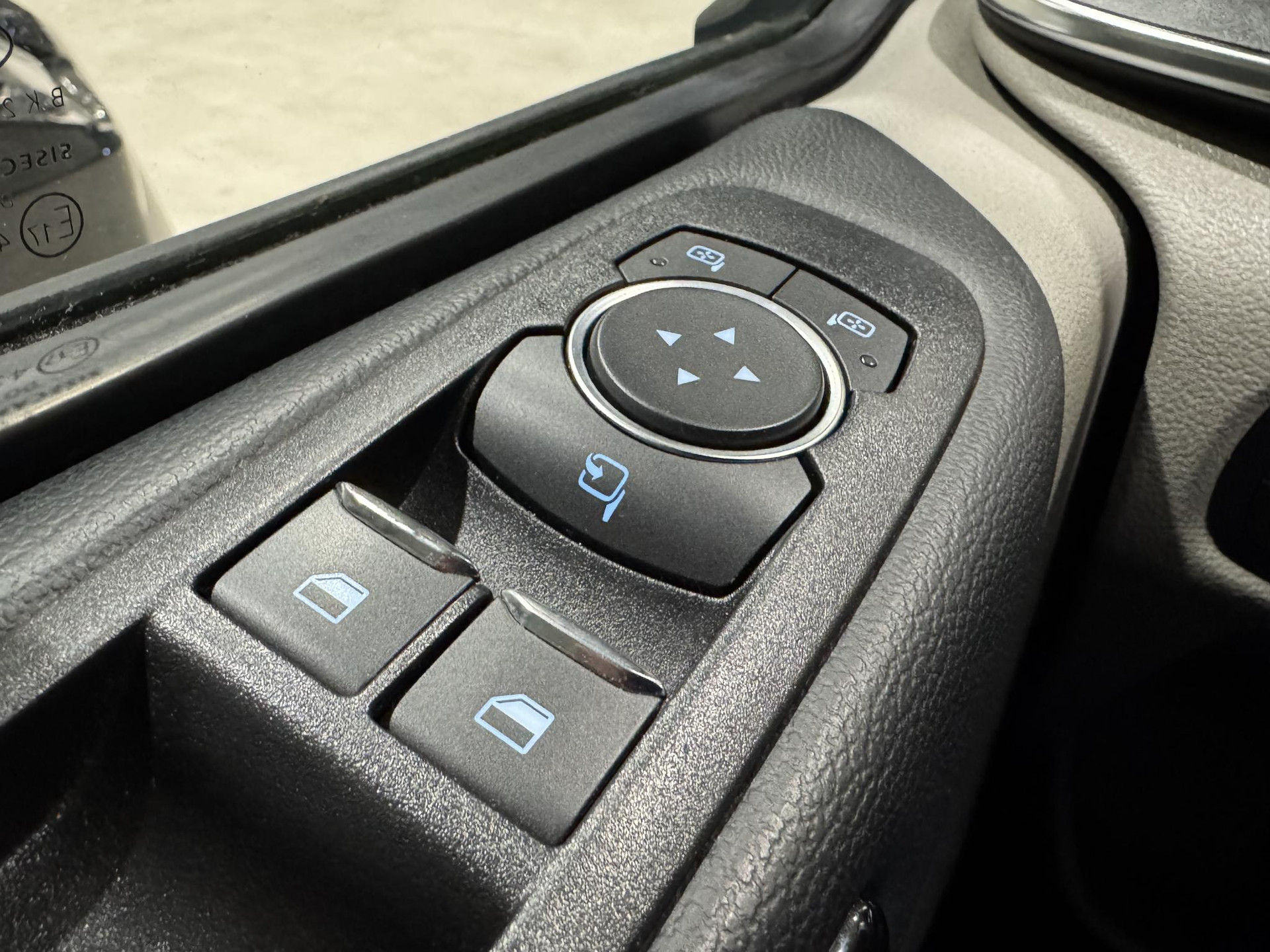 Ford Transit Custom Tourneo 320 1.0 EcoBoost Hybride Titanium JZB13B