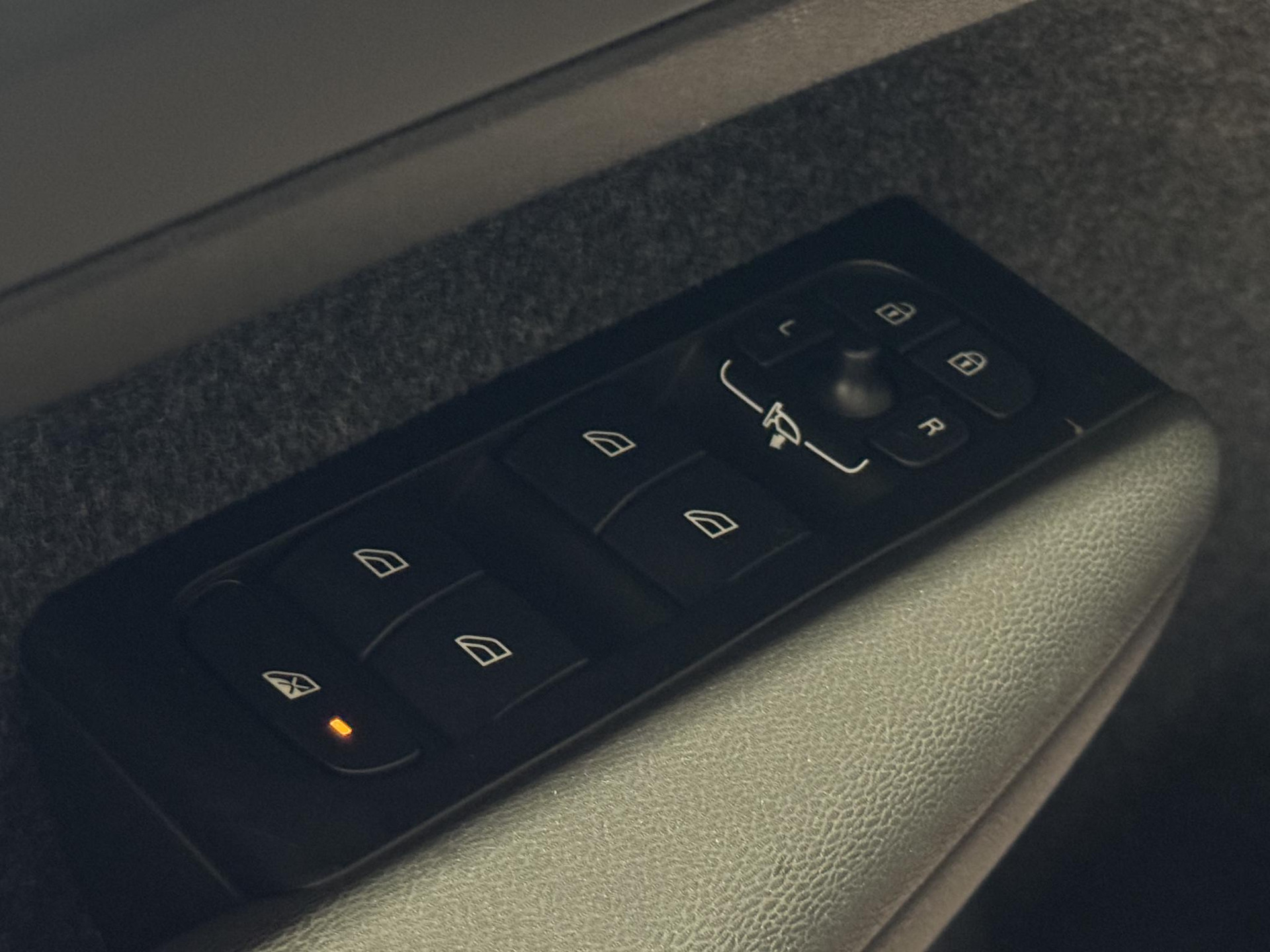 Volvo XC40 1.5 T4 Recharge Inscription Expression JZK09N