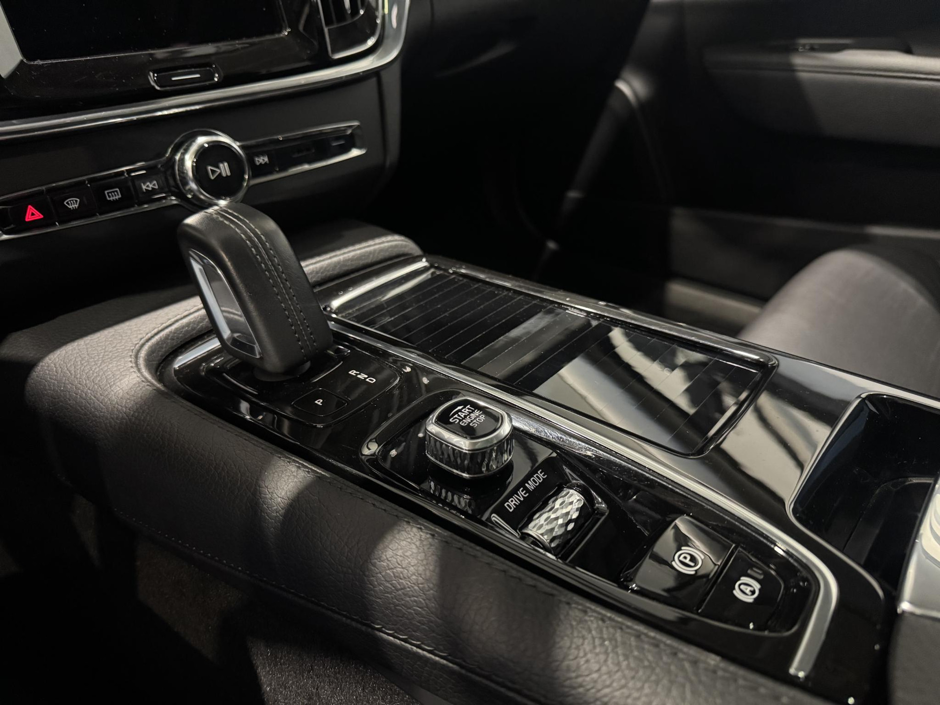 Volvo V90 2.0 T6 AWD Inscription JZN90G