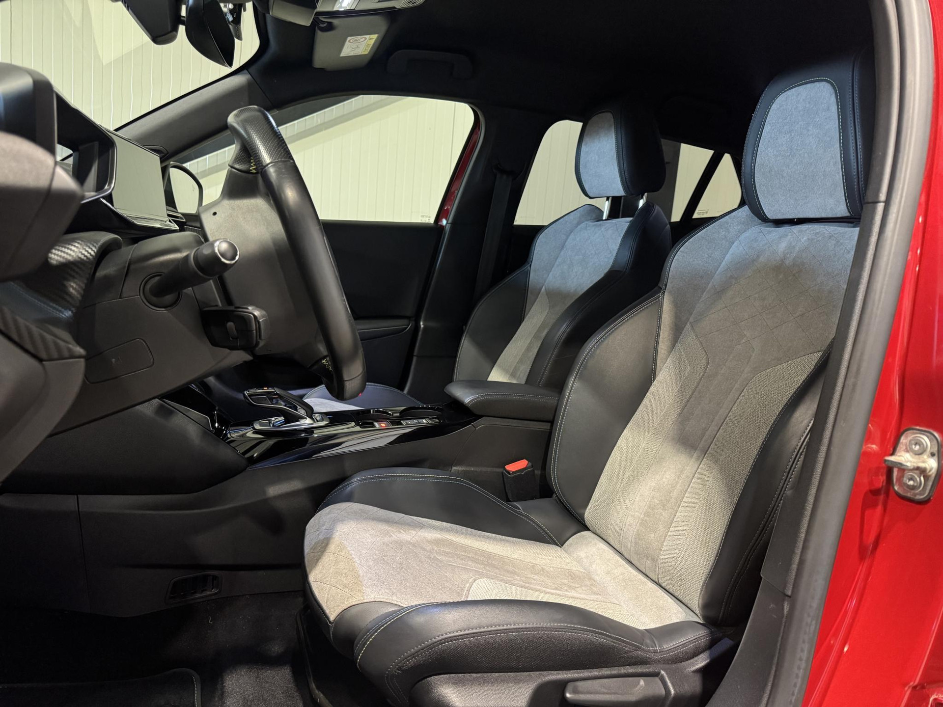 Peugeot e-2008 EV GT Pack 50 kWh P533PL