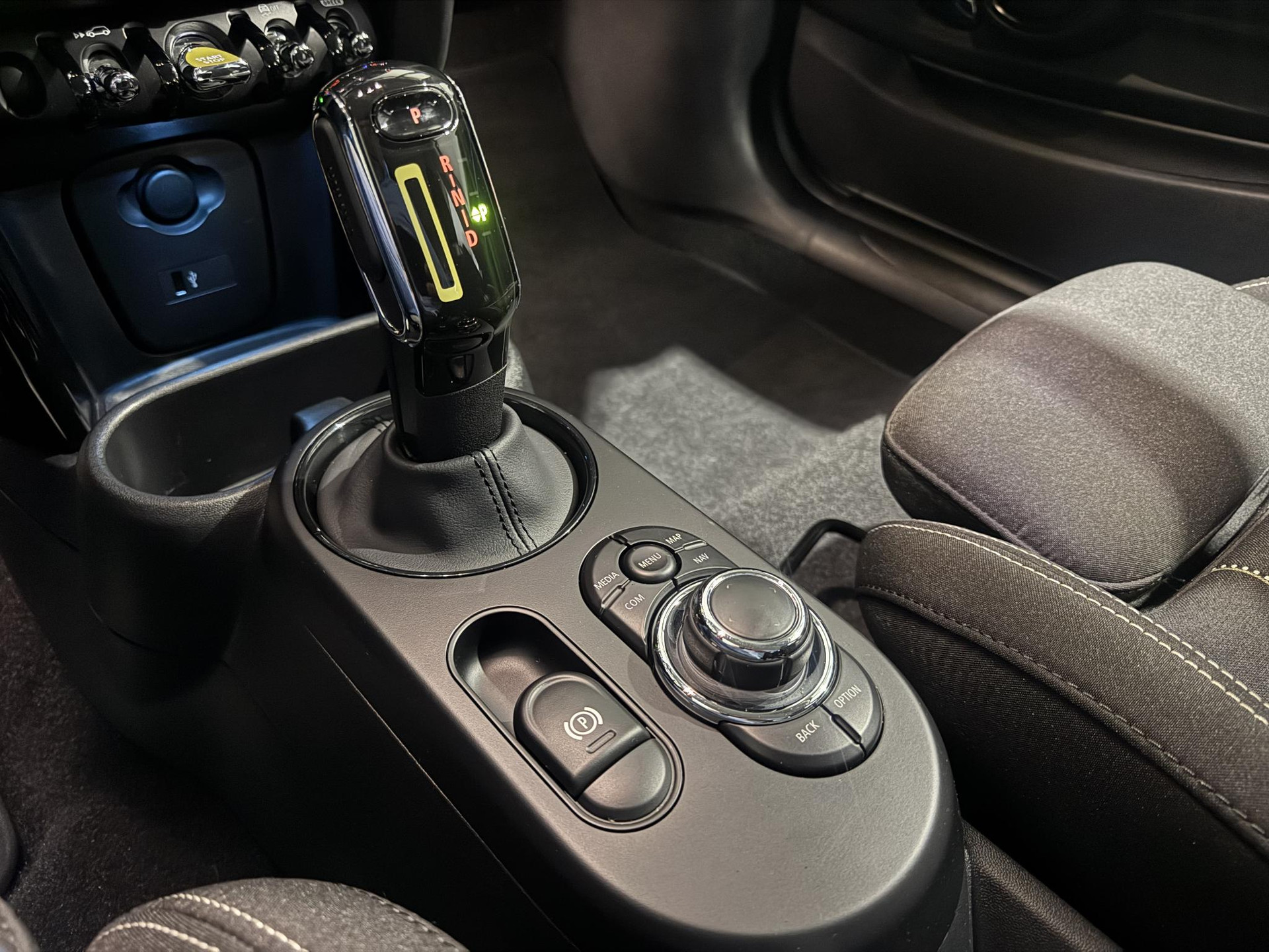 MINI Mini Electric Cooper SE 33 kWh JZS66K