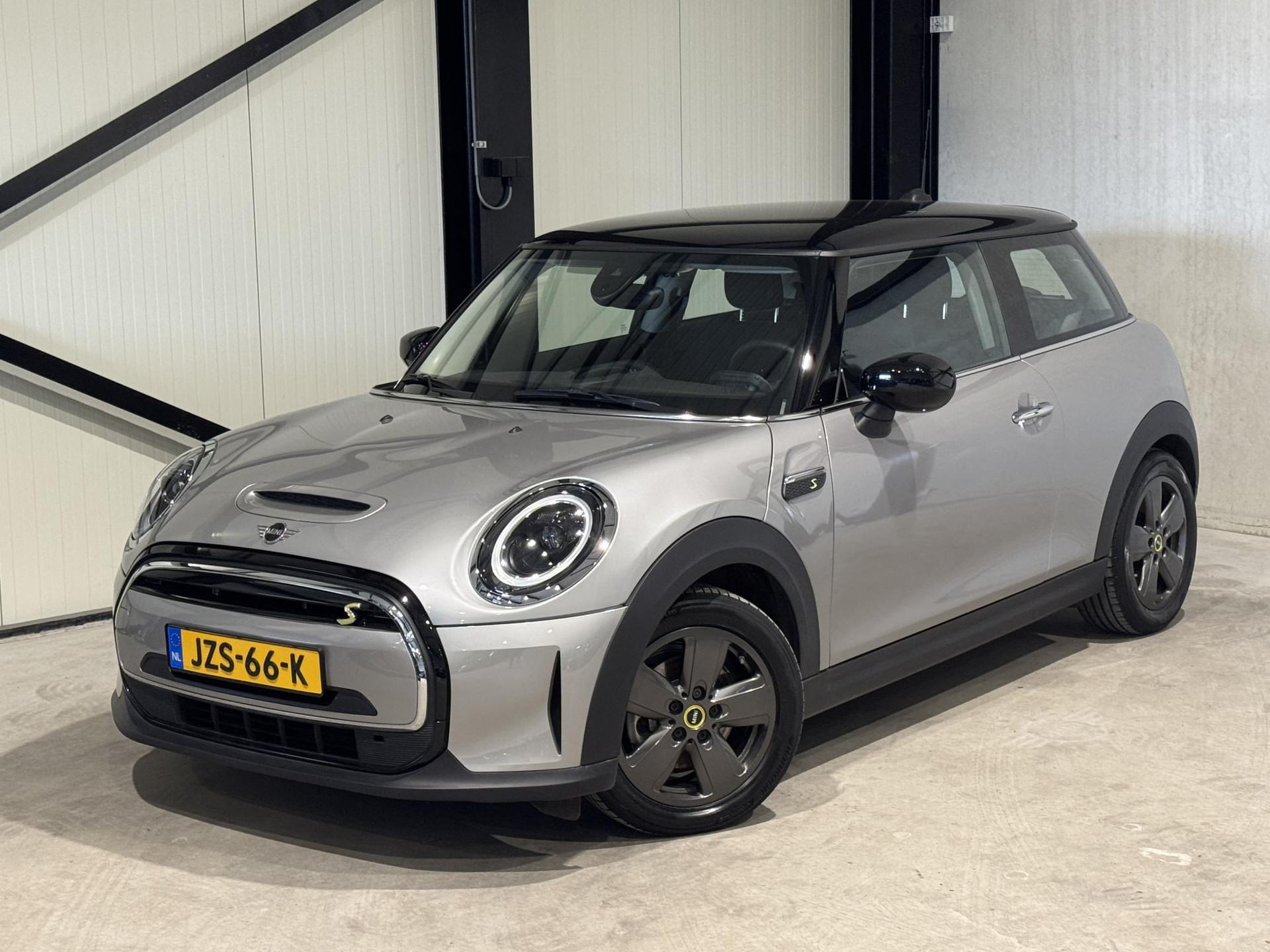 MINI Mini Electric Cooper SE 33 kWh JZS66K