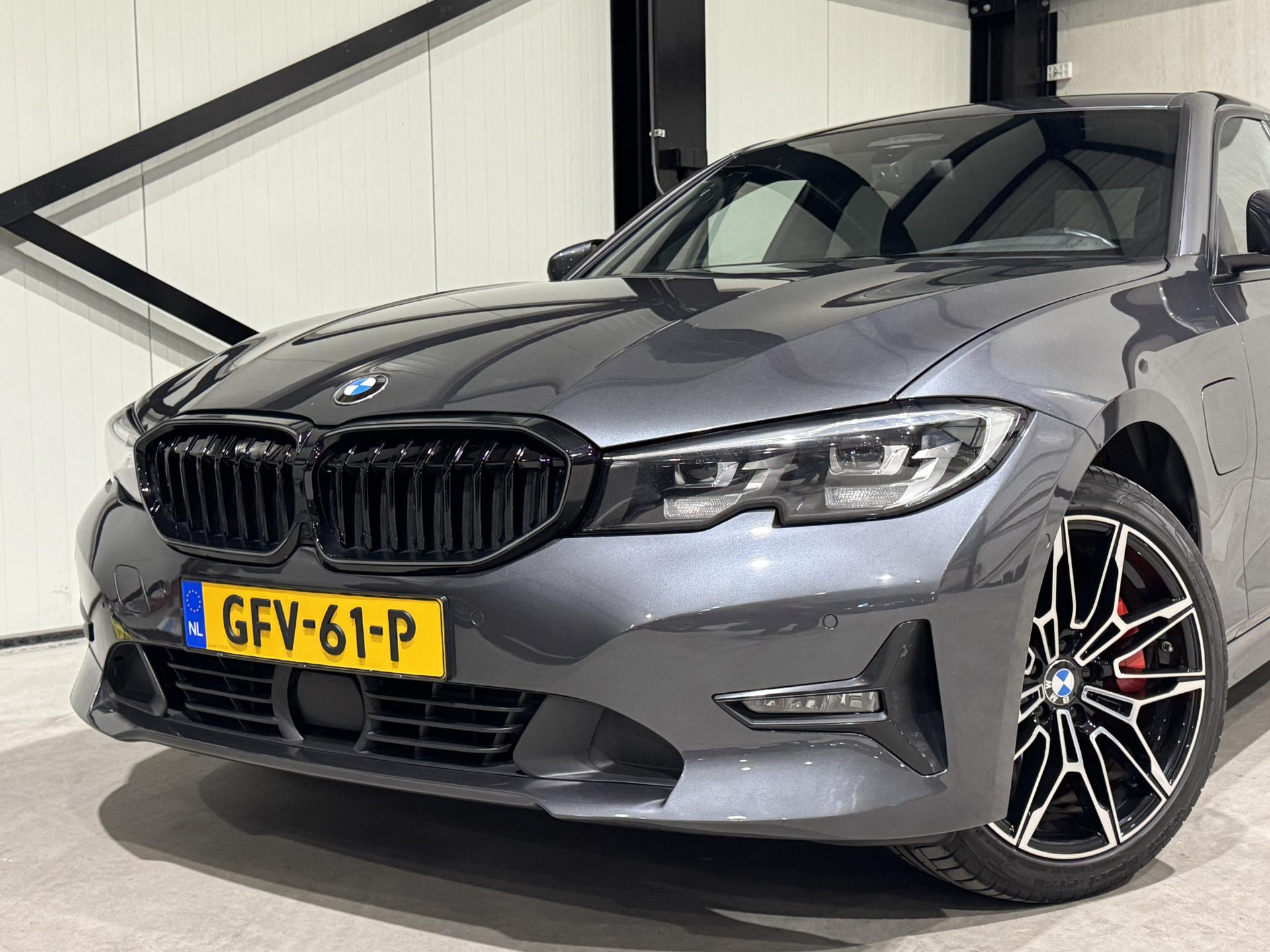 BMW 3-serie 330e eDrive Advantage GFV61P