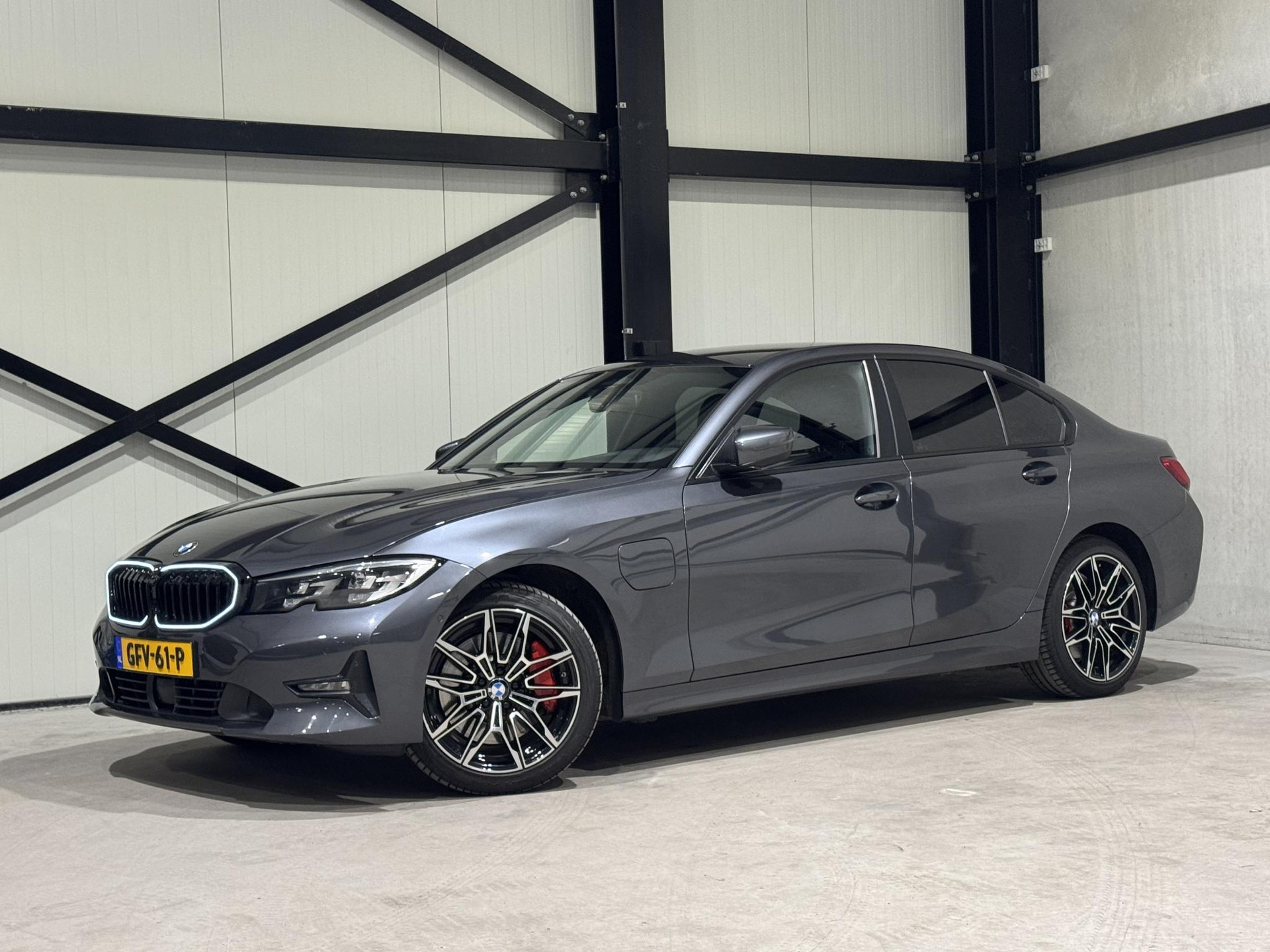 BMW 3-serie 330e eDrive Advantage GFV61P
