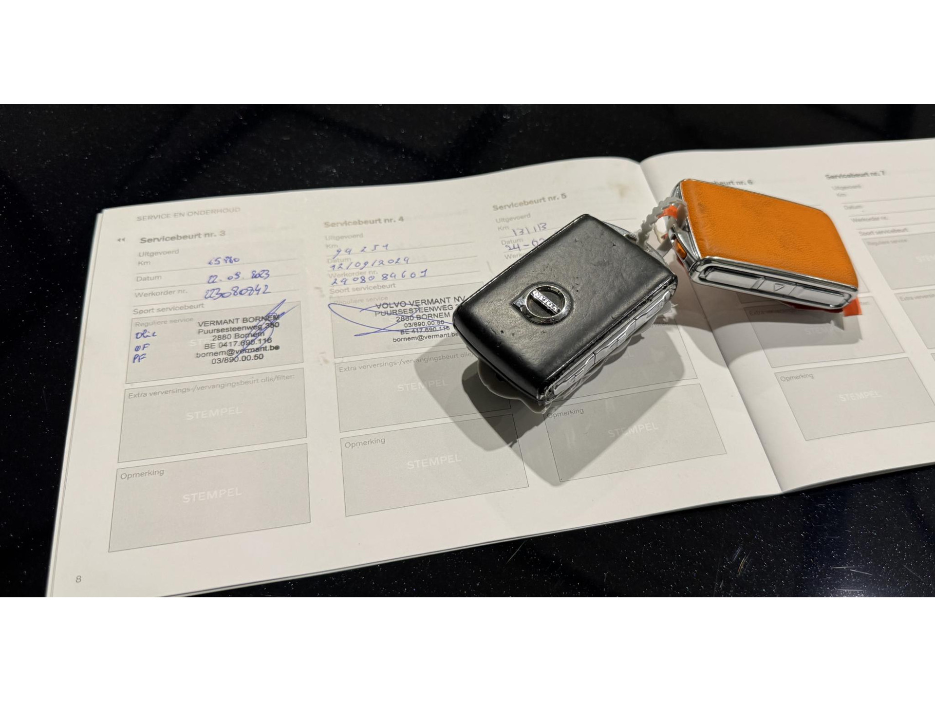 Volvo V60 2.0 T8 Recharge AWD R-Design JZV89F