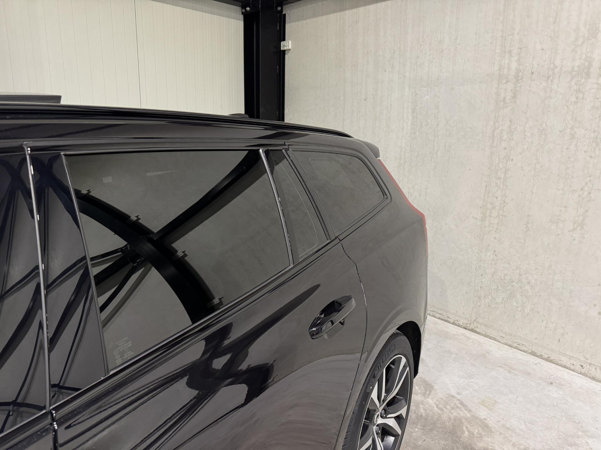 Volvo V60 2.0 T8 Recharge AWD R-Design JZV89F