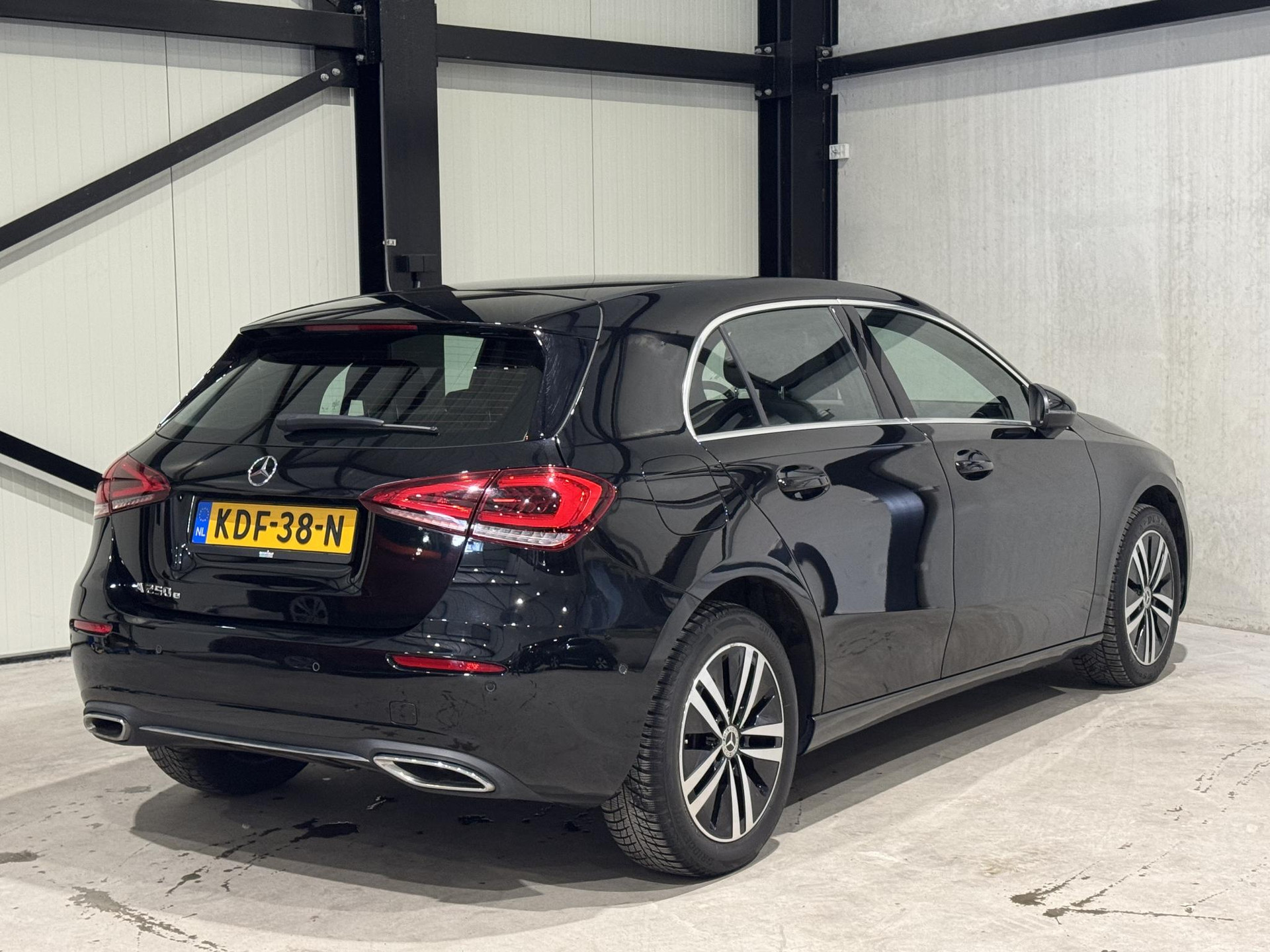 Mercedes-Benz A-Klasse 250 e Business KDF38N