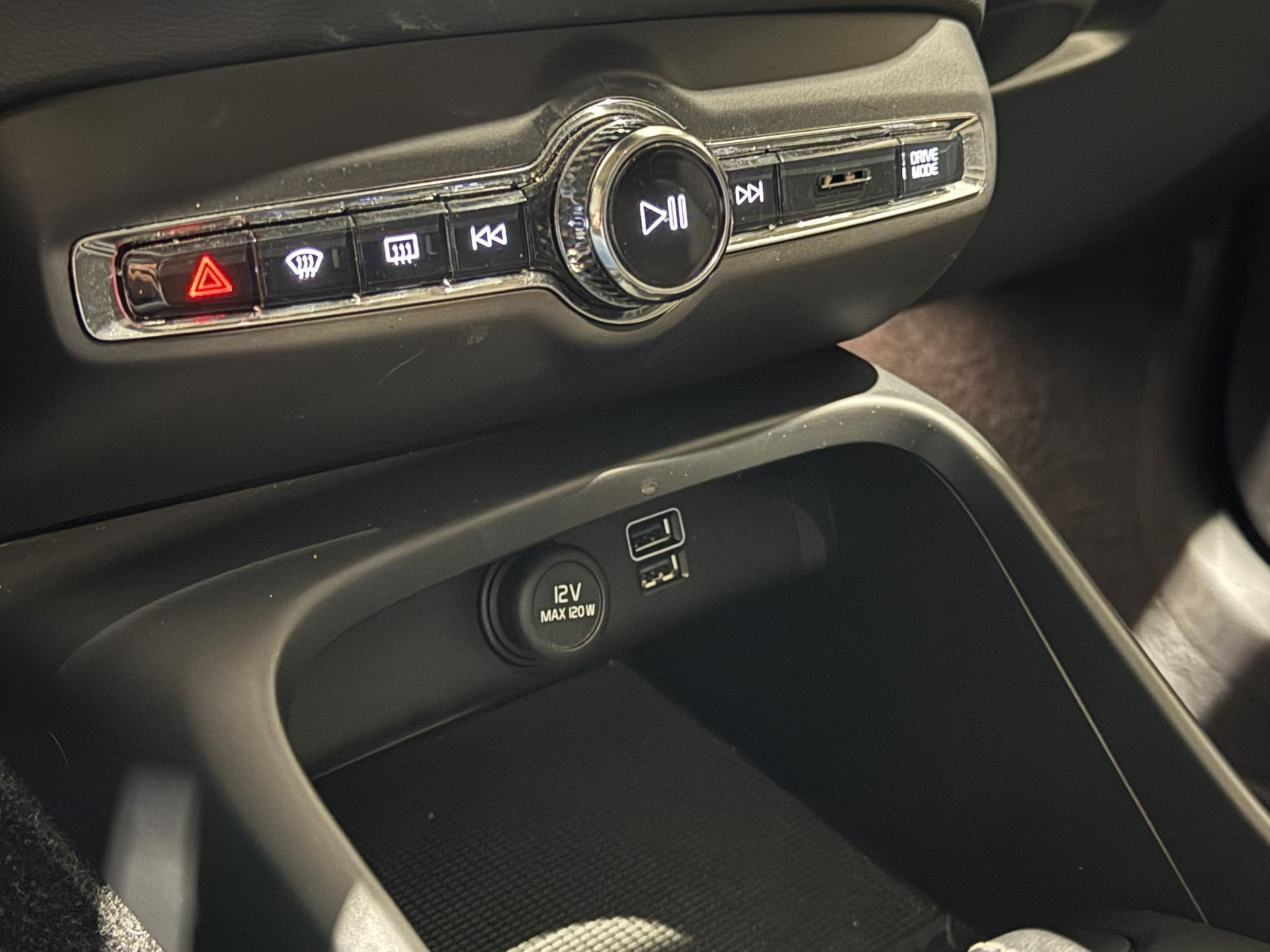 Volvo XC40 1.5 T4 Recharge Inscription Expression KDS78F