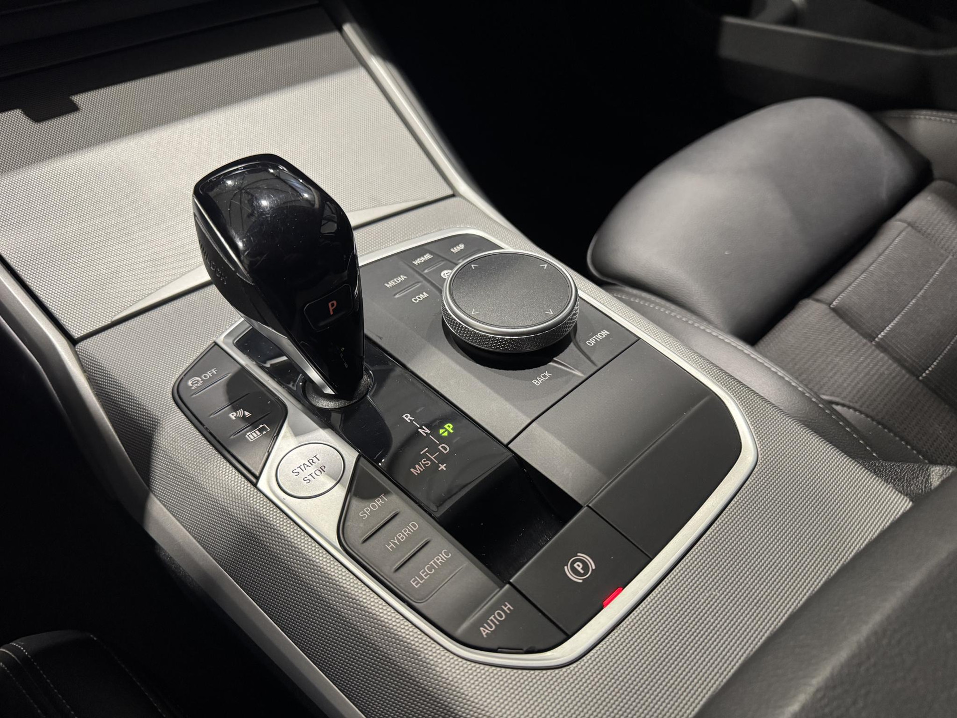 BMW 3 Serie Touring 320e xDrive Business KGD38P