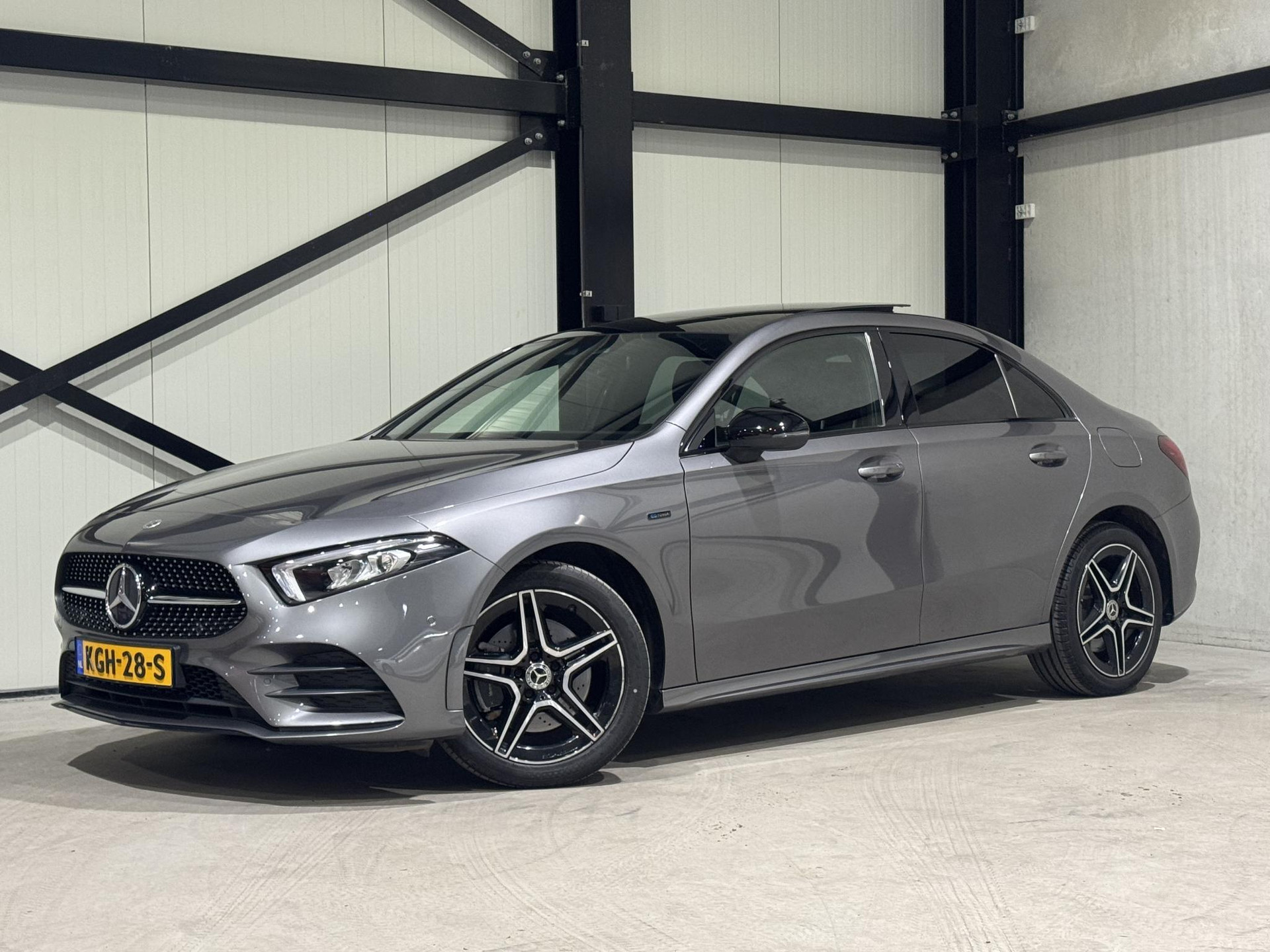 Mercedes-Benz A-Klasse 250 e AMG KGH28S