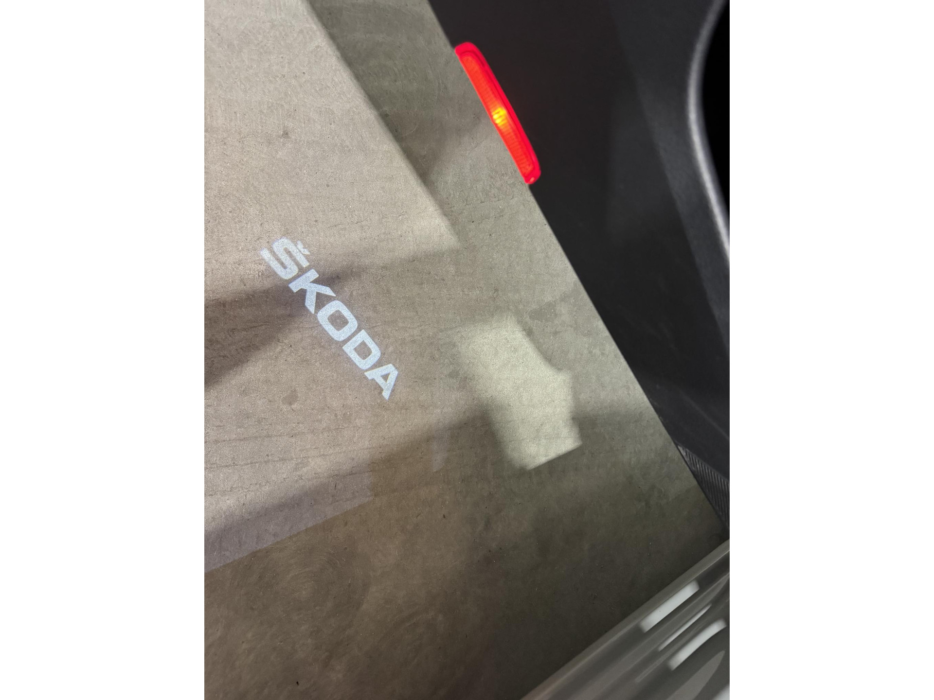 Škoda Superb Combi 1.4 TSI iV Sportline Business KGH41S