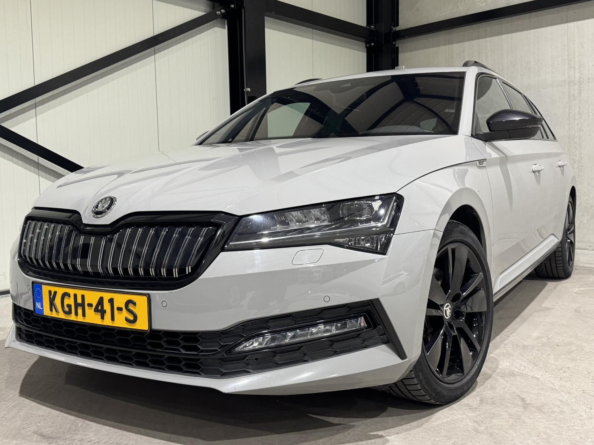 Škoda Superb Combi 1.4 TSI iV Sportline Business KGH41S