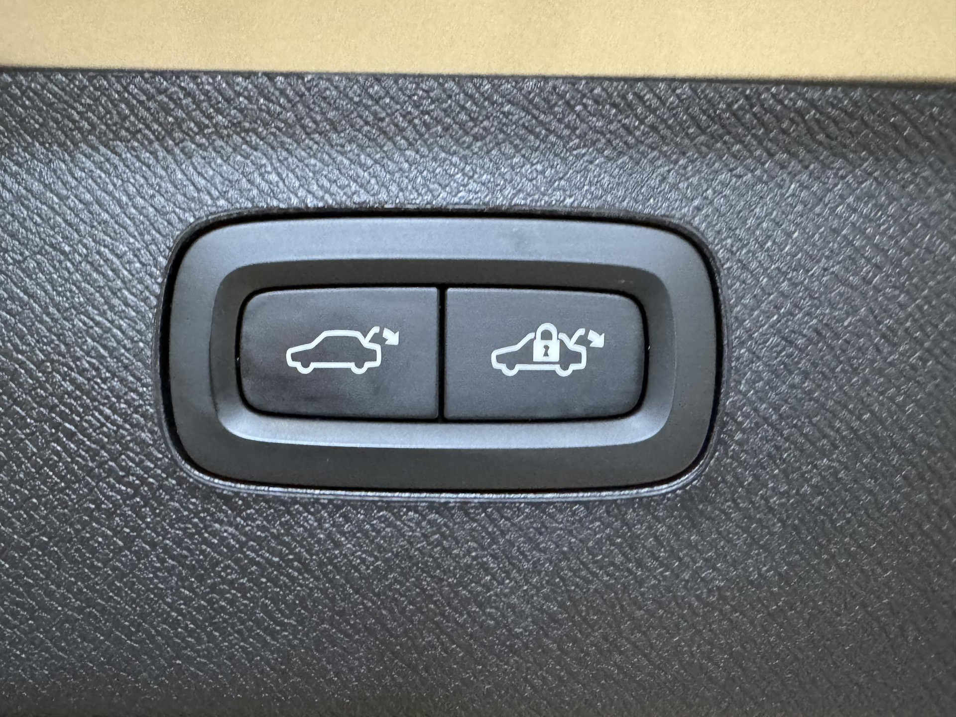 Volvo XC90 2.0 T8 Recharge AWD CORE KHS85N