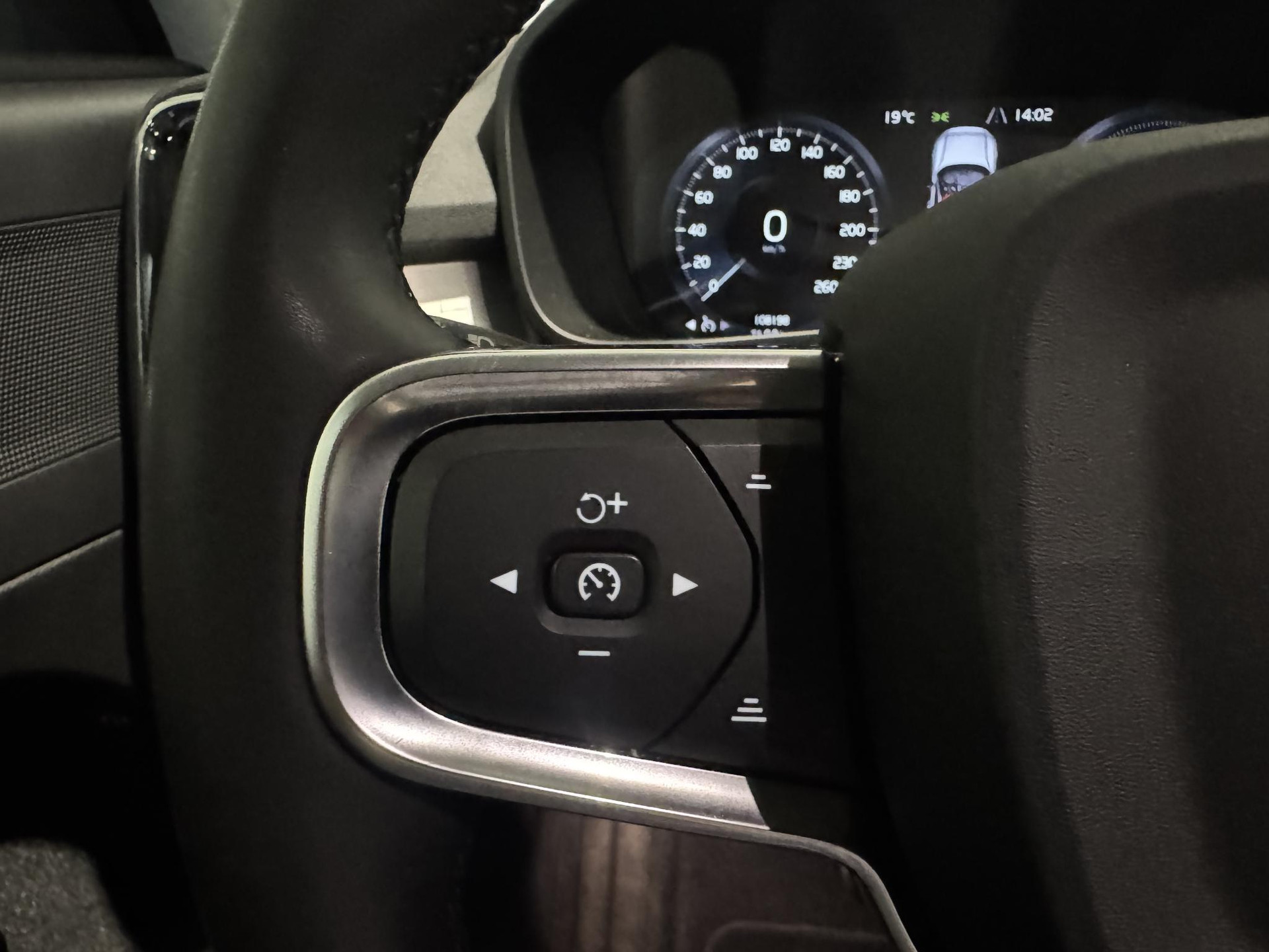 Volvo XC40 1.5 T4 Recharge Inscription Expression KLB10T