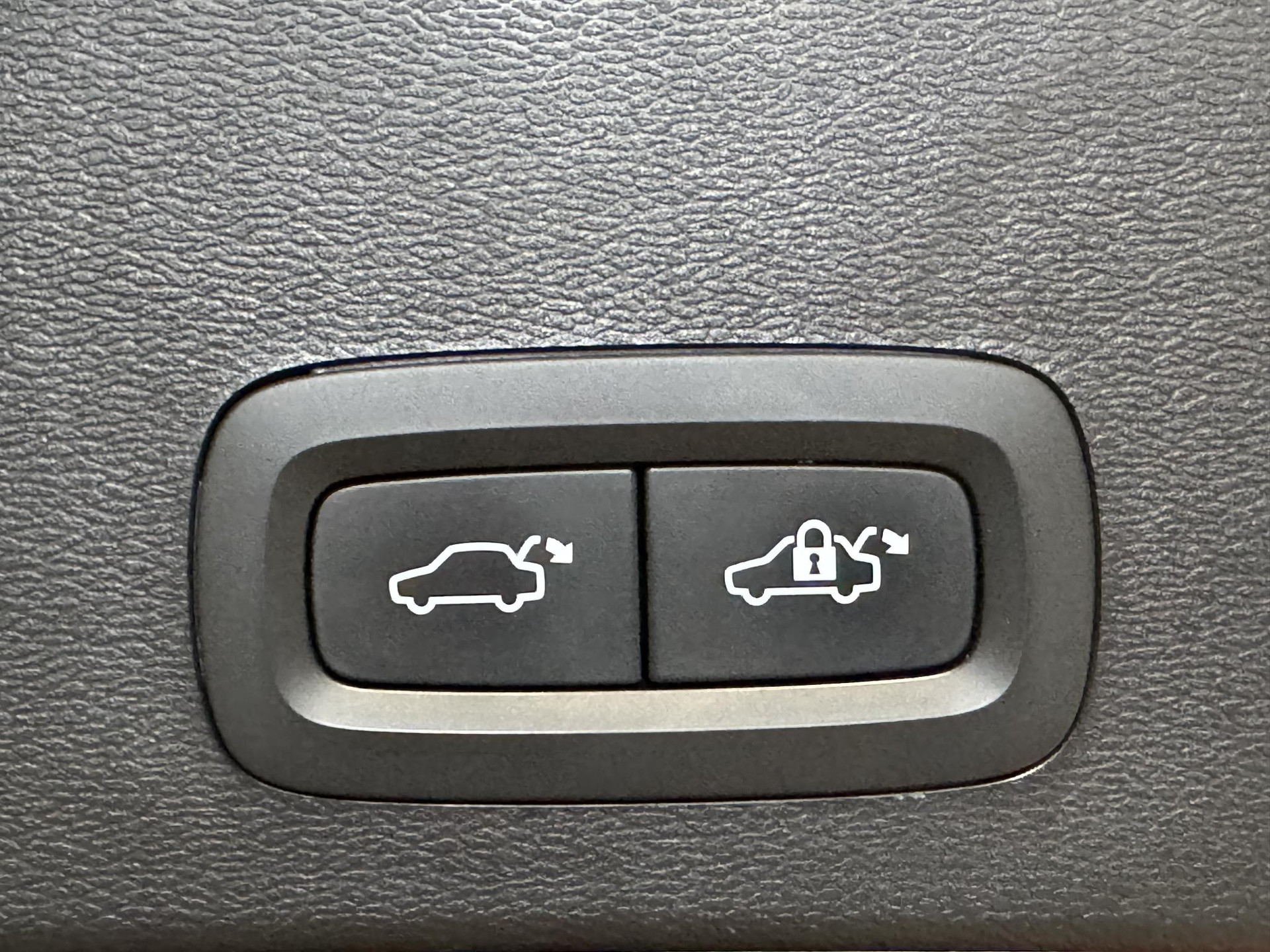 Volvo XC40 1.5 T4 Recharge Inscription Expression KLB10T