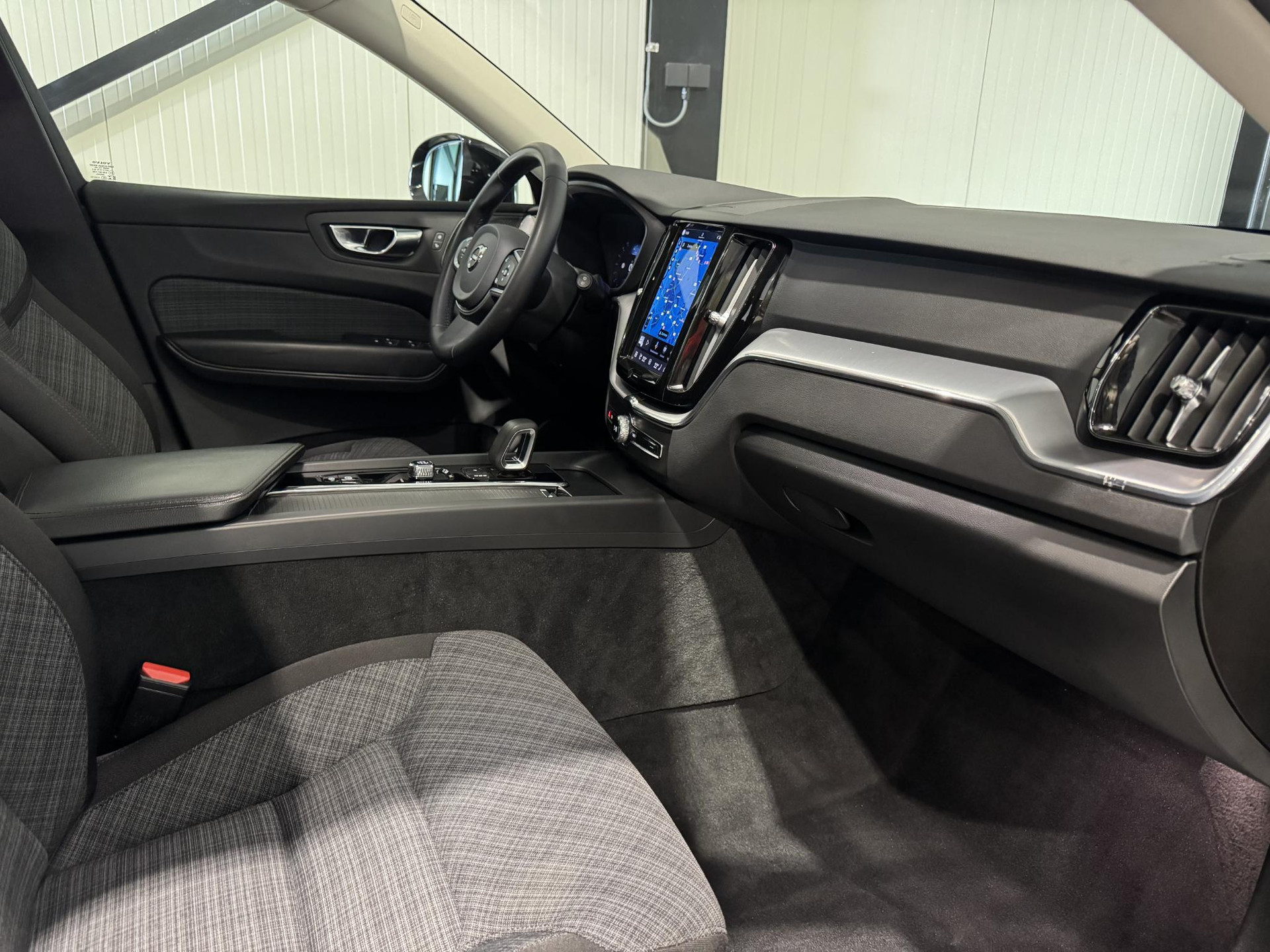 Volvo XC60 2.0 Recharge T6 AWD Business KLG41B