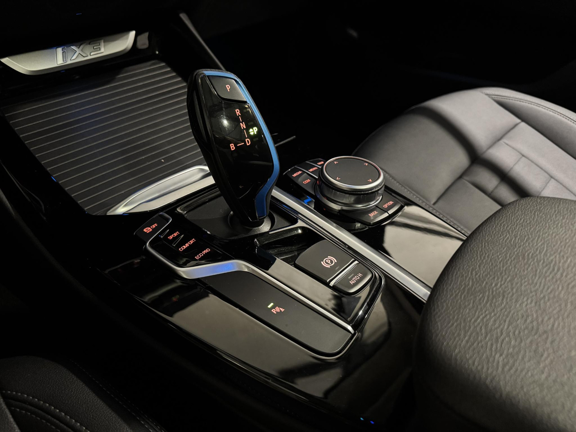 BMW iX3 Executive 80 kWh KPT48B
