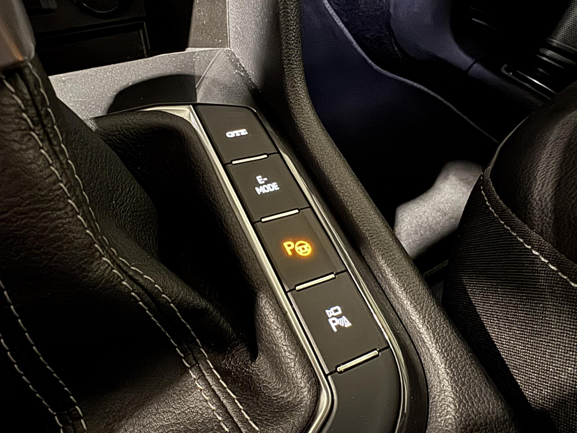 Volkswagen Tiguan 1.4 TSI eHybrid R-Line KZF90G