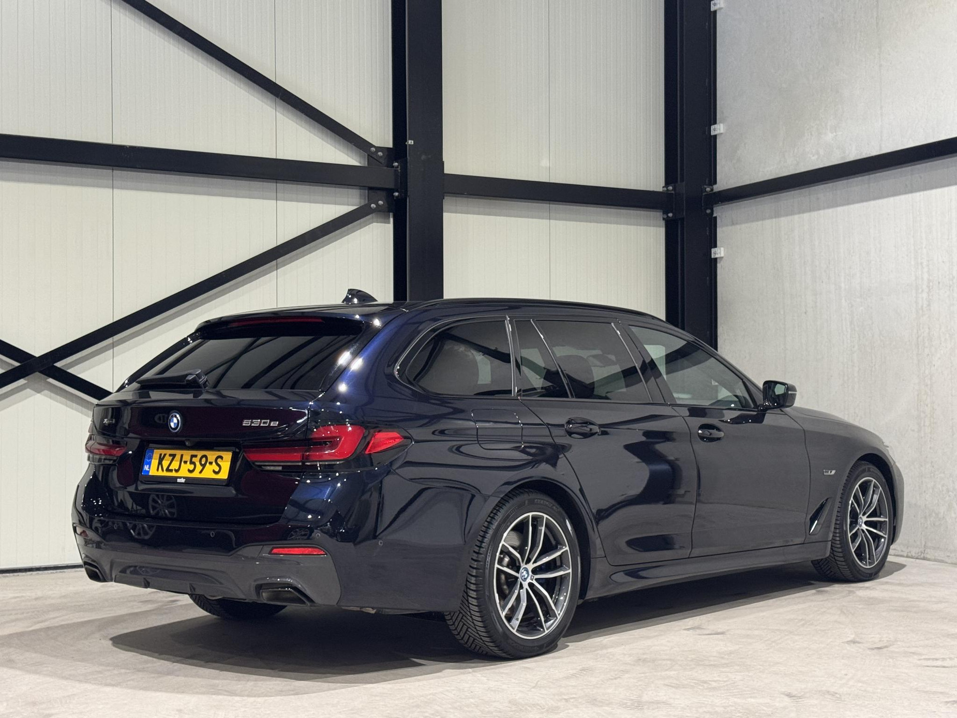 BMW 5 Serie Touring 530e xDrive M-pakket KZJ59S