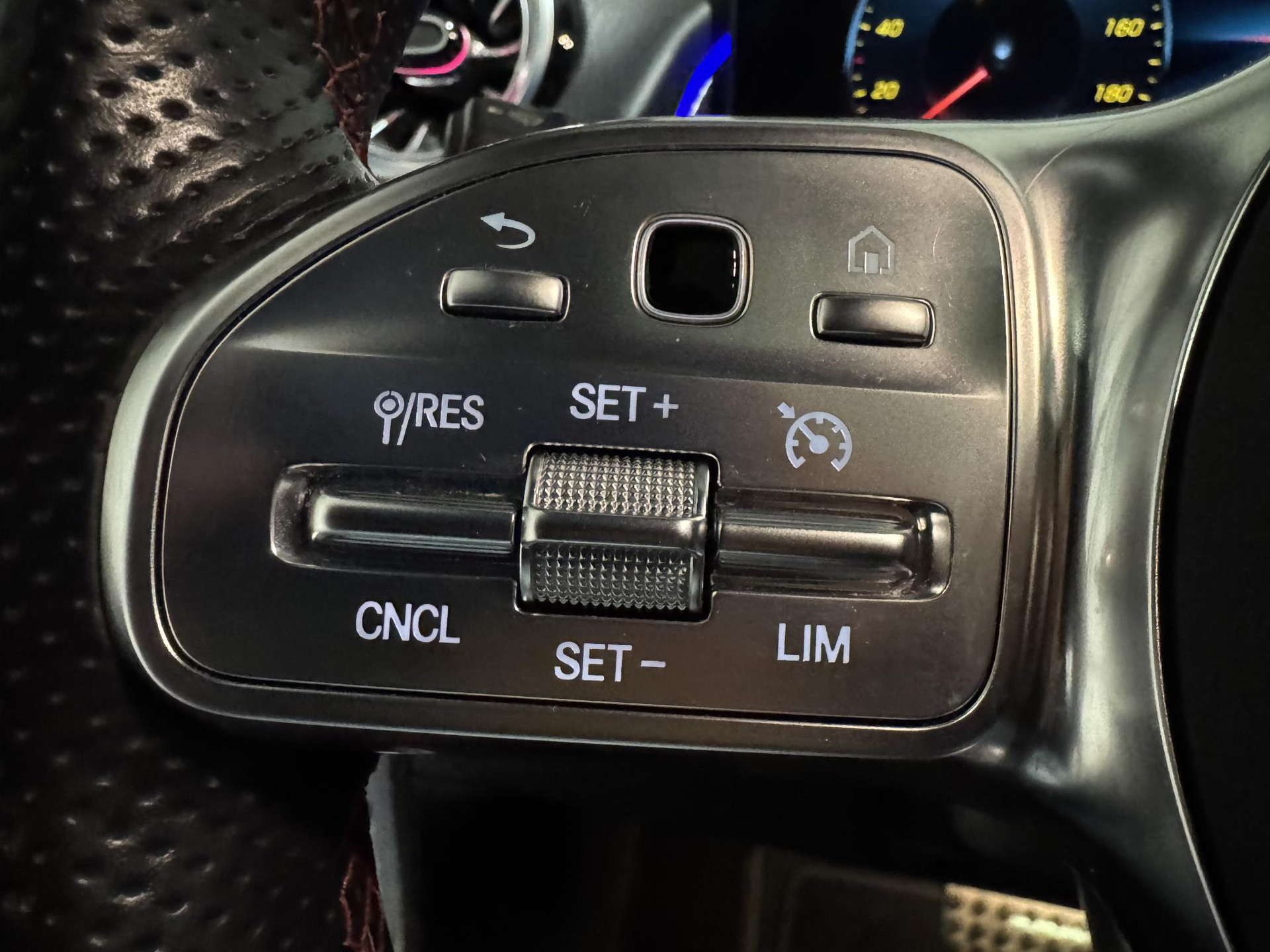 Mercedes-Benz EQB 250 AMG Line 7p. 67 kWh NBK70G