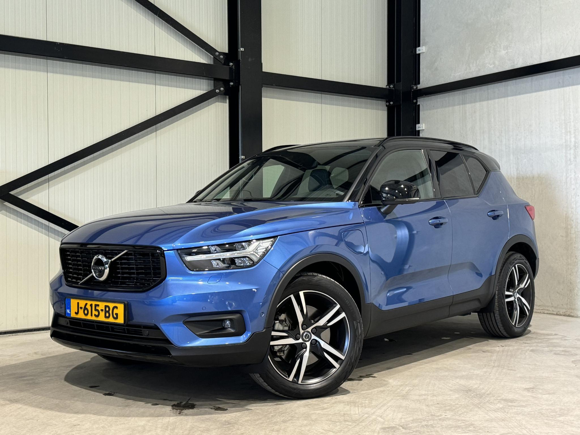 Volvo XC40 1.5 T5 Twin Engine R-Design J615BG