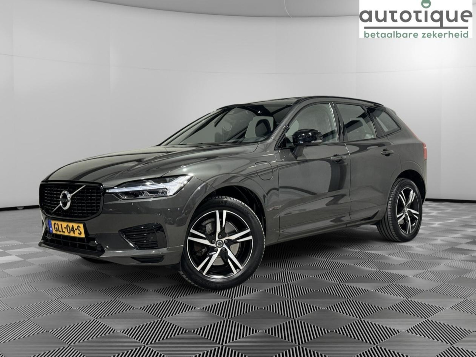 Volvo XC60 2.0 Recharge T6 AWD R-Design GLL04S