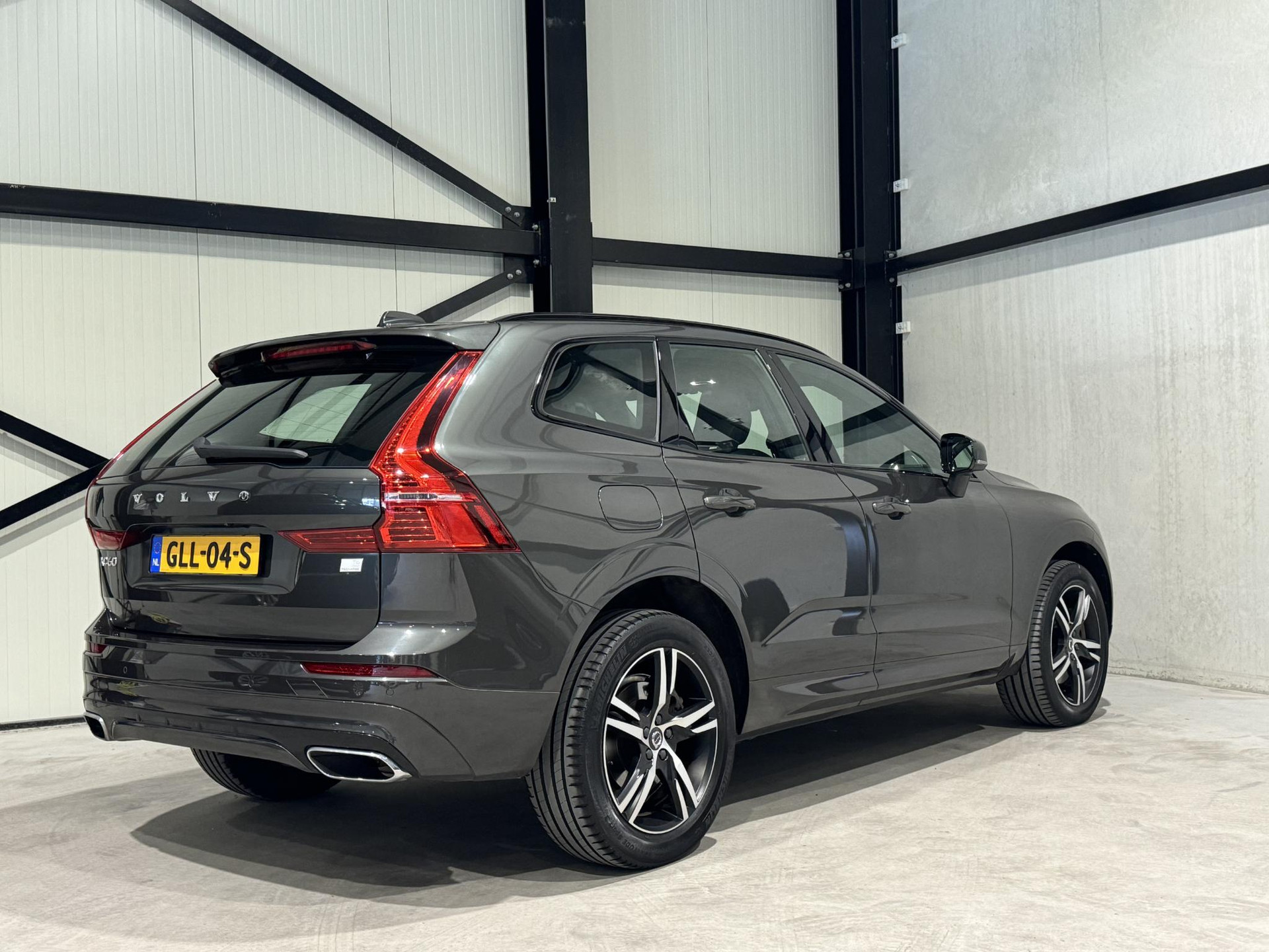 Volvo XC60 2.0 Recharge T6 AWD R-Design GLL04S